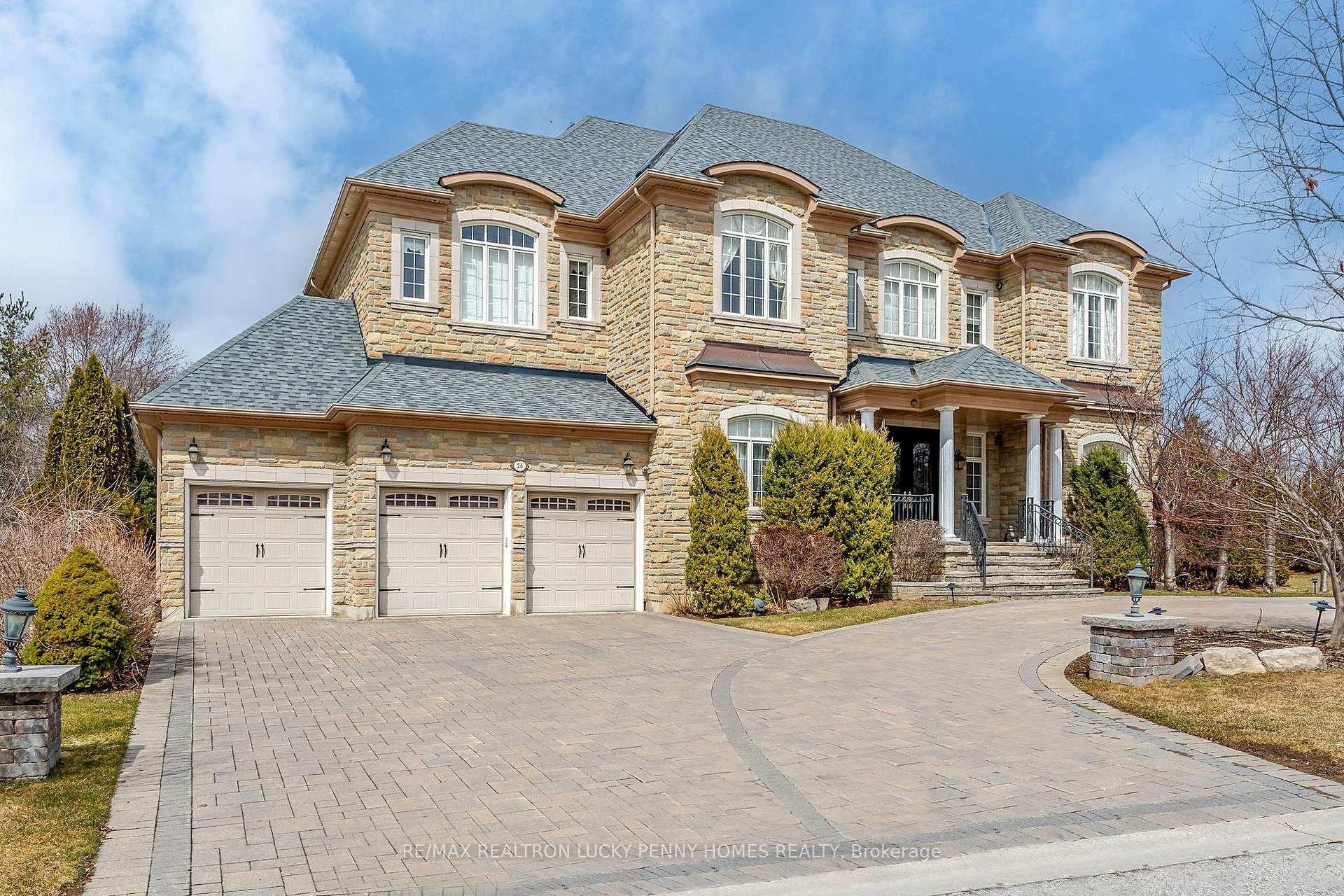 Photo 1 of 26 Heritage Woods Manor, Markham, Devil's Elbow — HOMEH