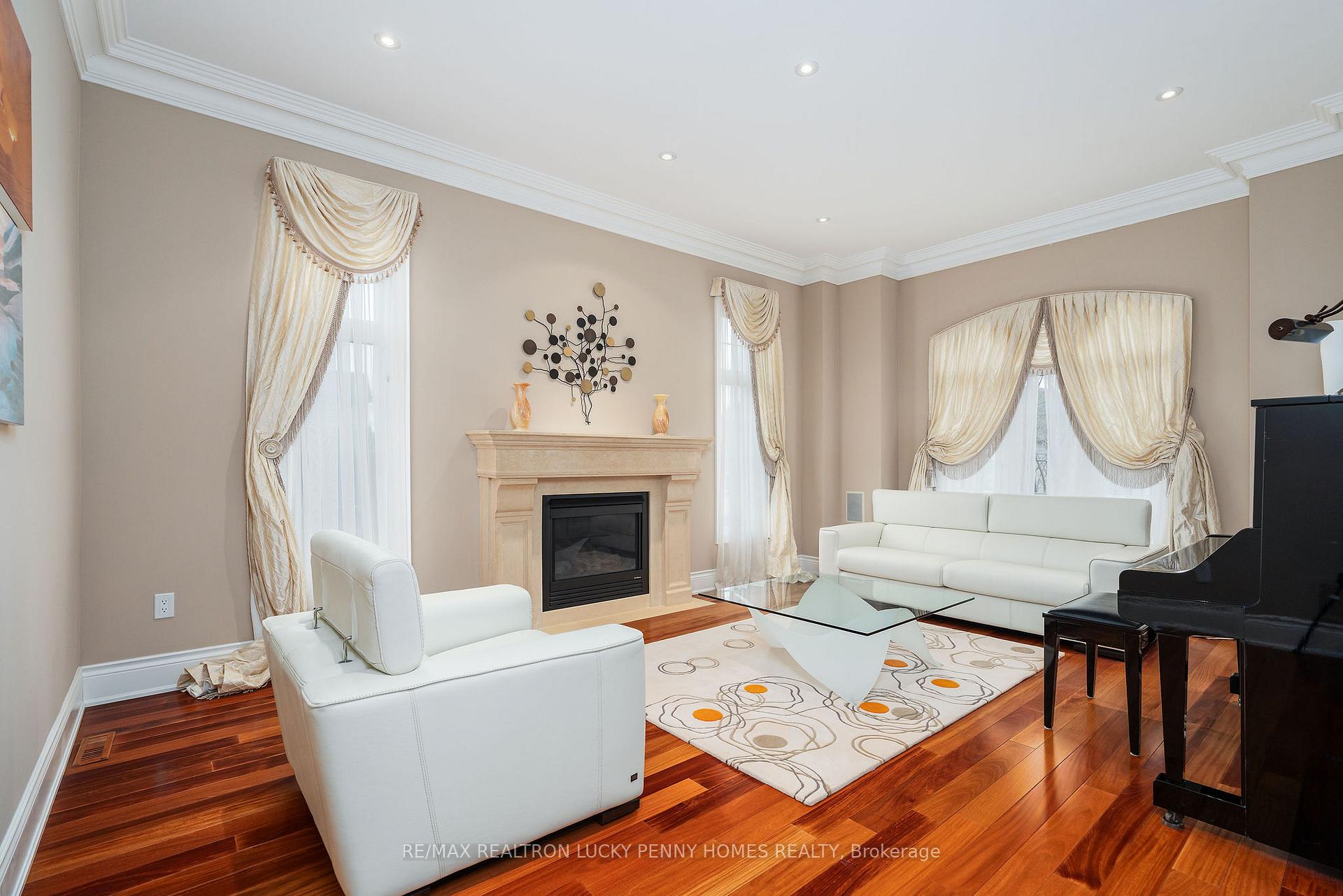 Photo 5 of 26 Heritage Woods Manor, Markham, Devil's Elbow — HOMEH