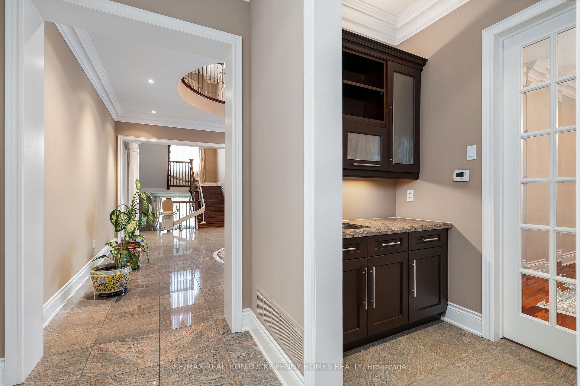 Photo 8 of 26 Heritage Woods Manor, Markham, Devil's Elbow — HOMEH
