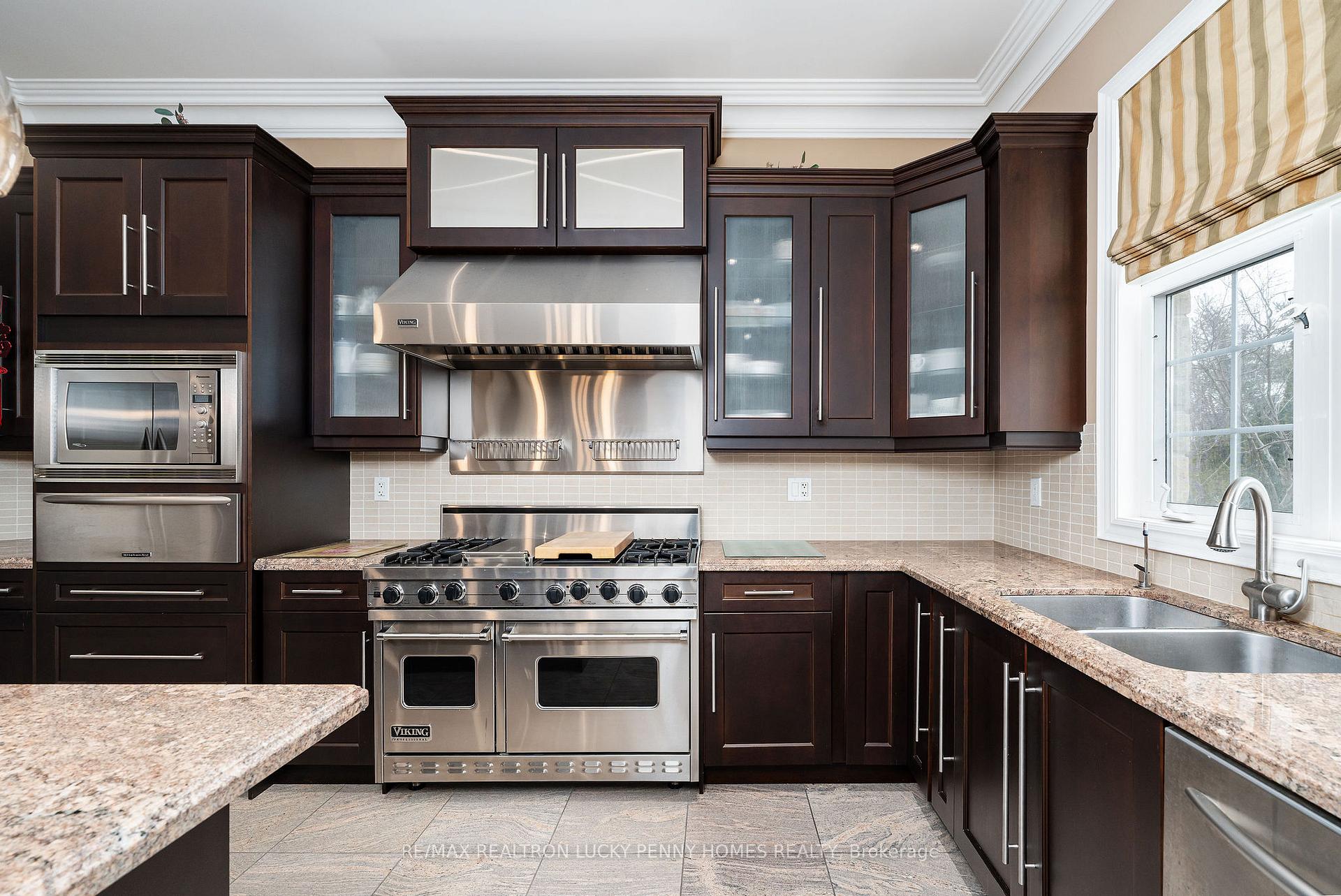 Photo 13 of 26 Heritage Woods Manor, Markham, Devil's Elbow — HOMEH