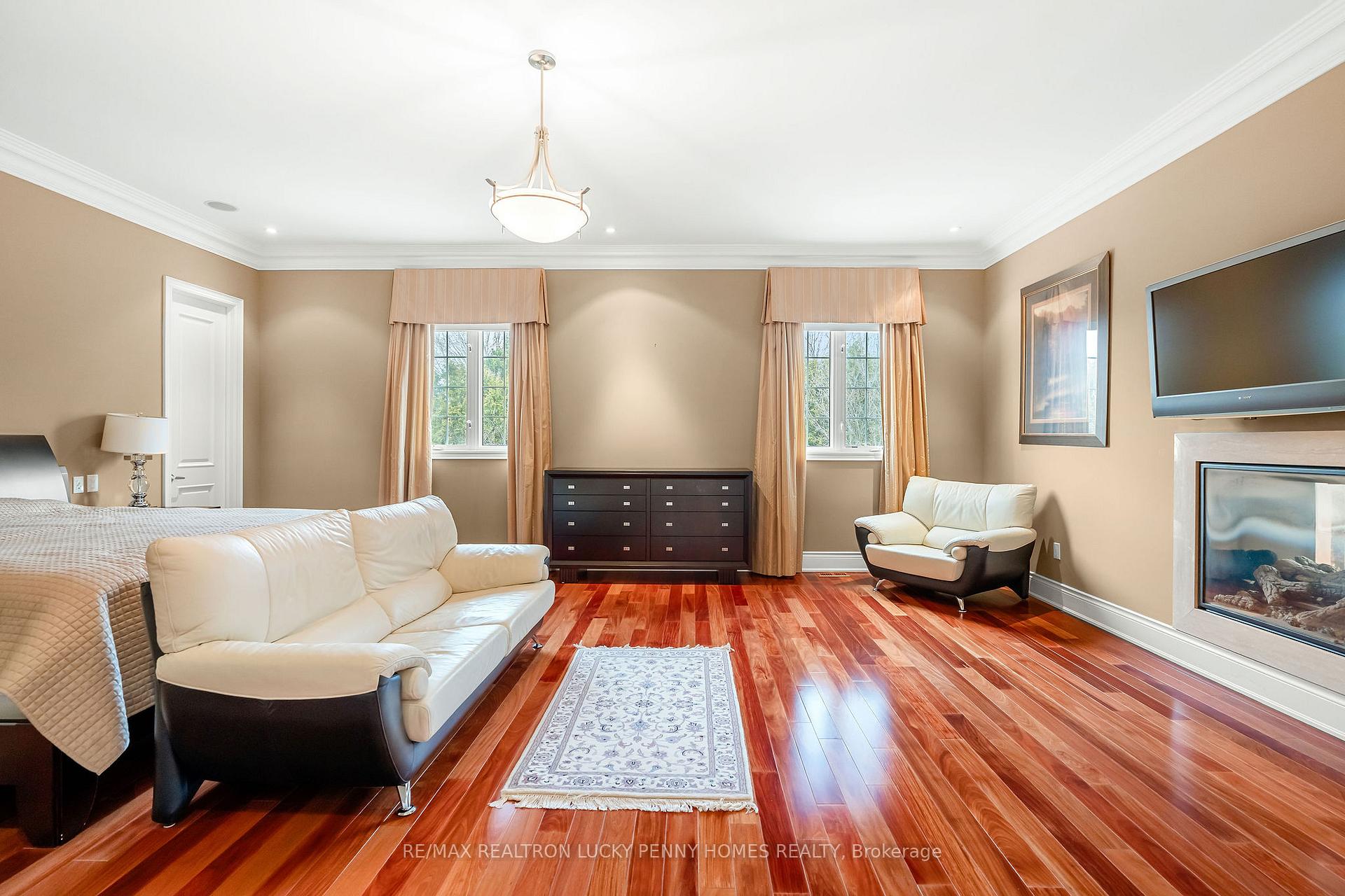 Photo 21 of 26 Heritage Woods Manor, Markham, Devil's Elbow — HOMEH