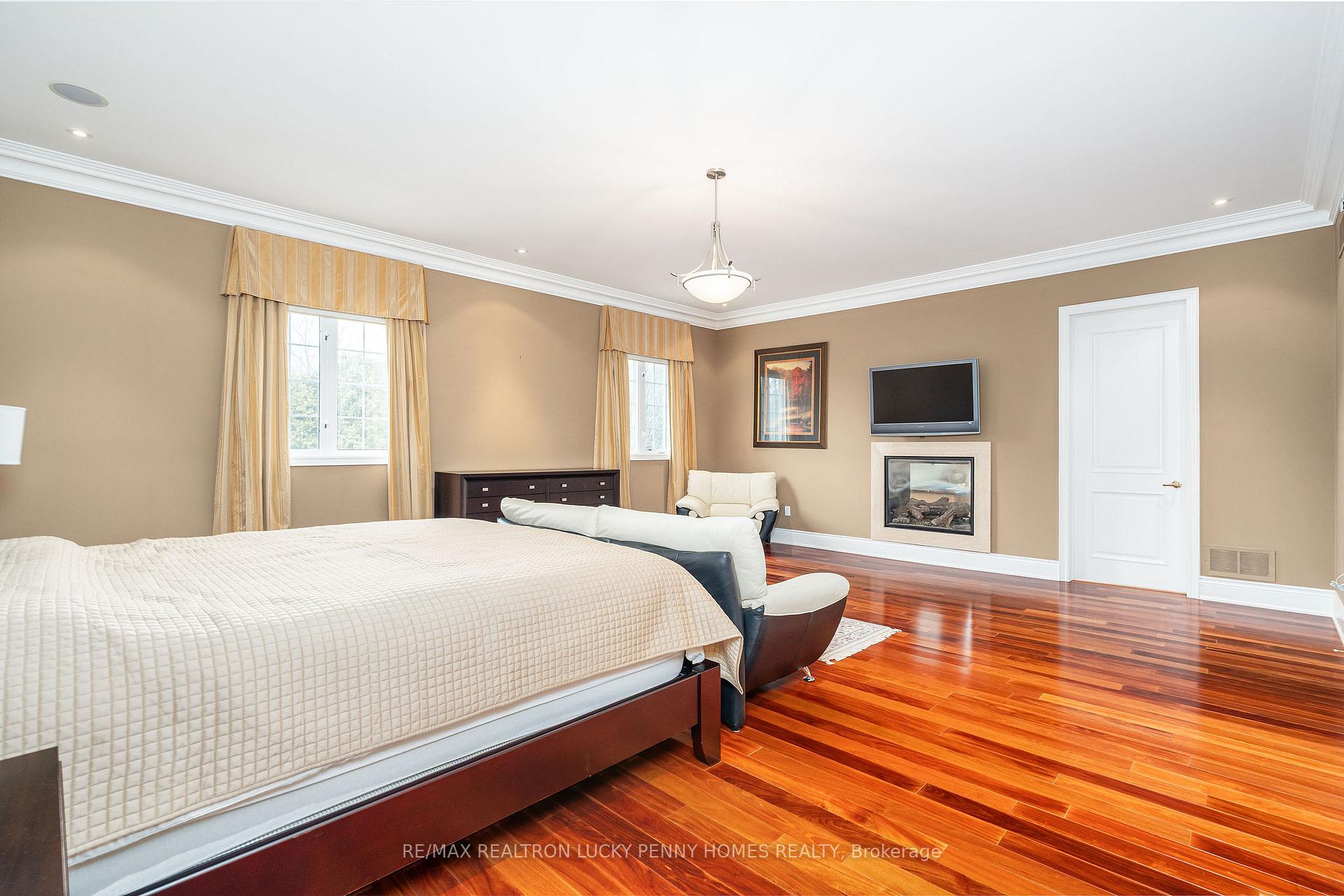 Photo 22 of 26 Heritage Woods Manor, Markham, Devil's Elbow — HOMEH