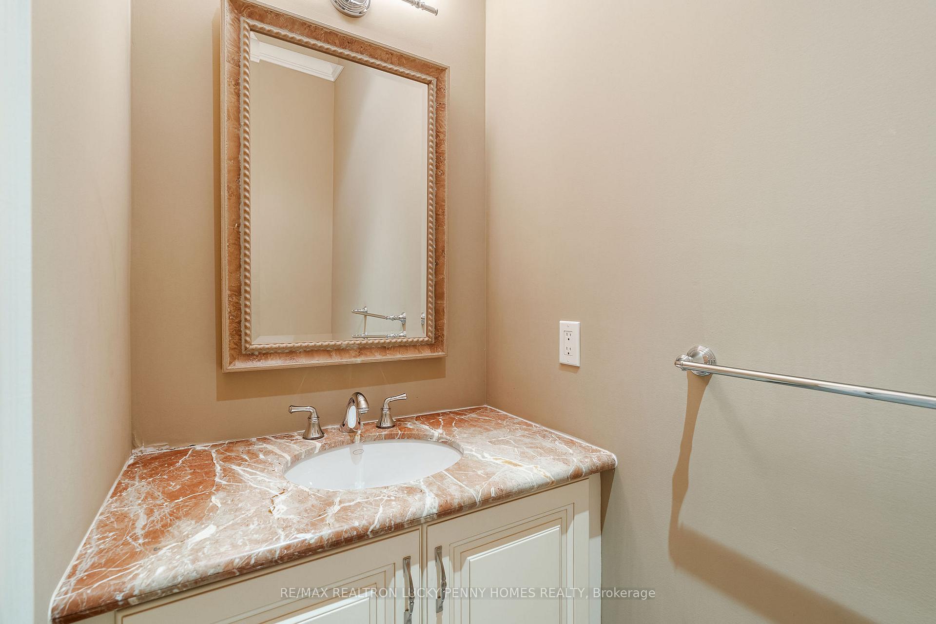 Photo 34 of 26 Heritage Woods Manor, Markham, Devil's Elbow — HOMEH