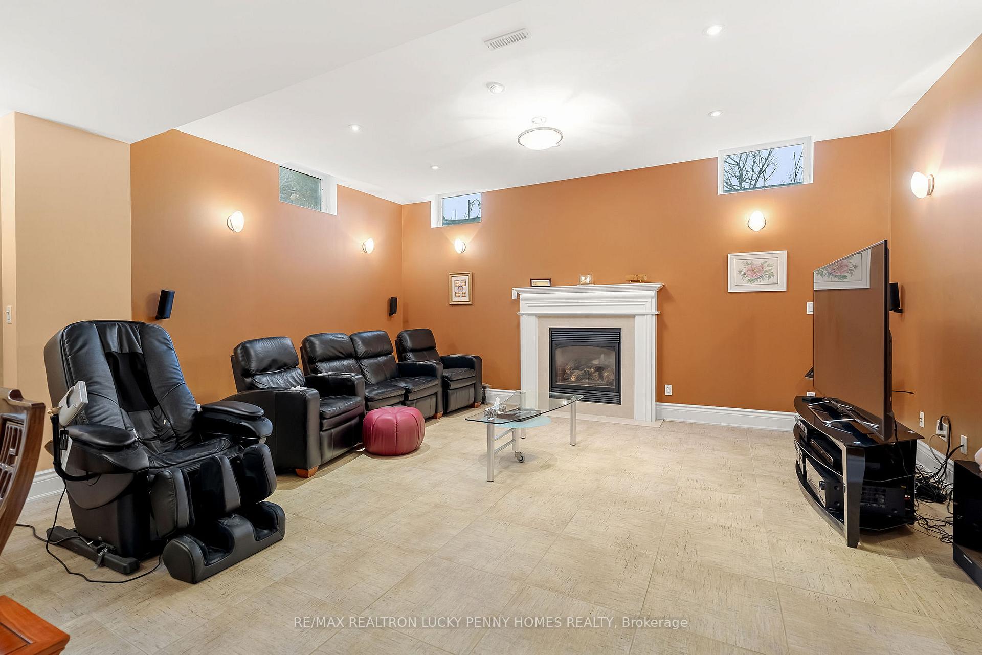 Photo 36 of 26 Heritage Woods Manor, Markham, Devil's Elbow — HOMEH