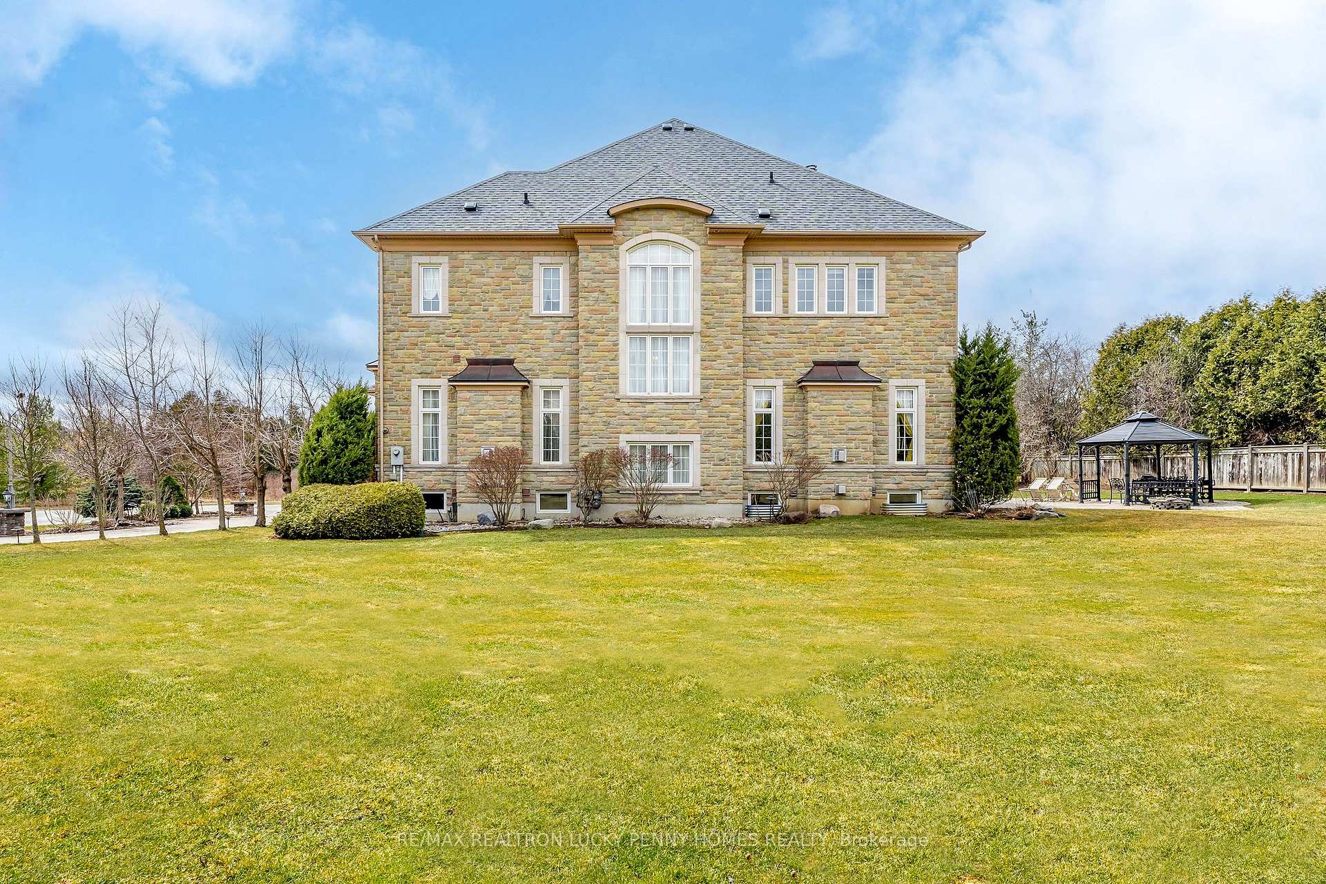Photo 41 of 26 Heritage Woods Manor, Markham, Devil's Elbow — HOMEH