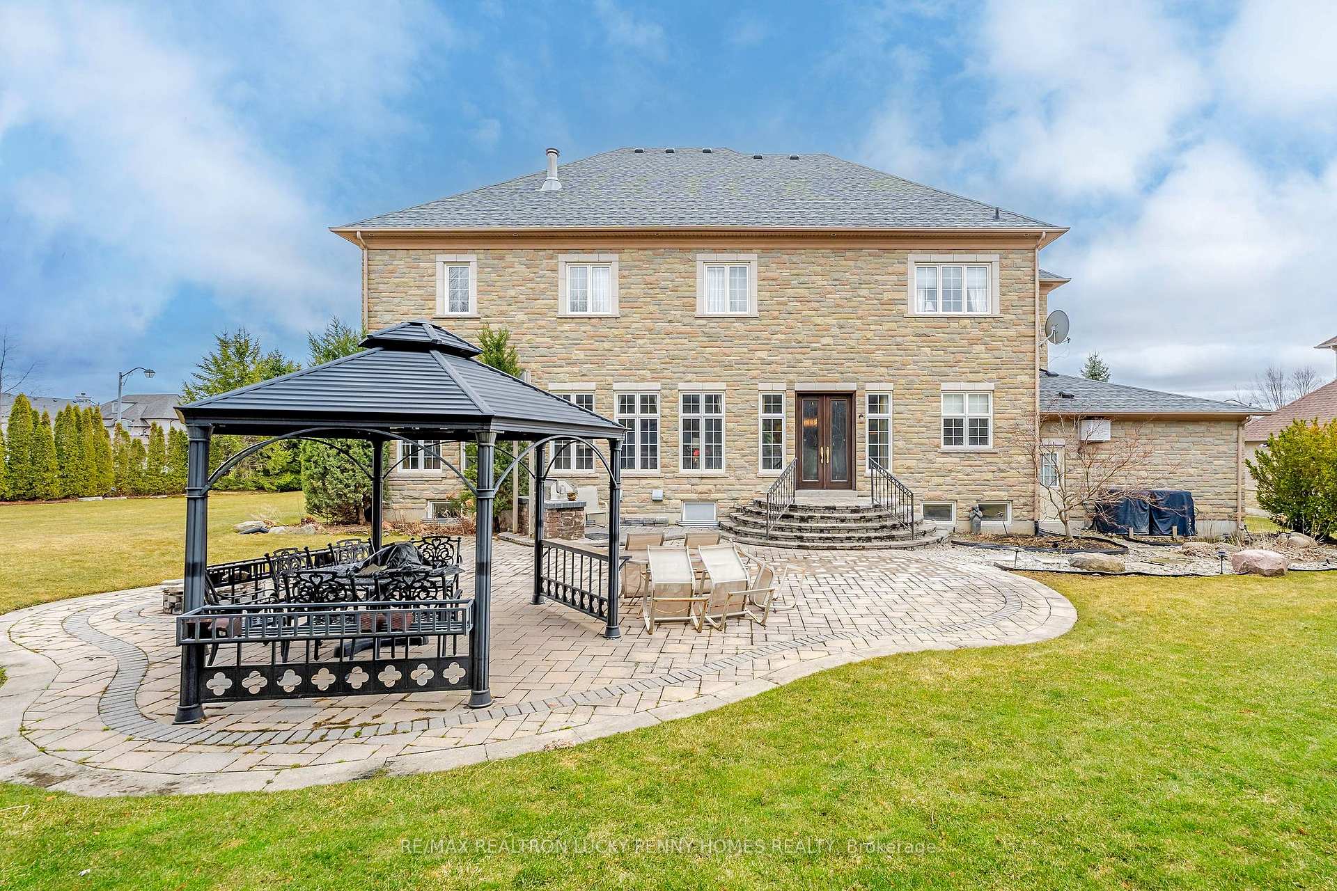 Photo 43 of 26 Heritage Woods Manor, Markham, Devil's Elbow — HOMEH