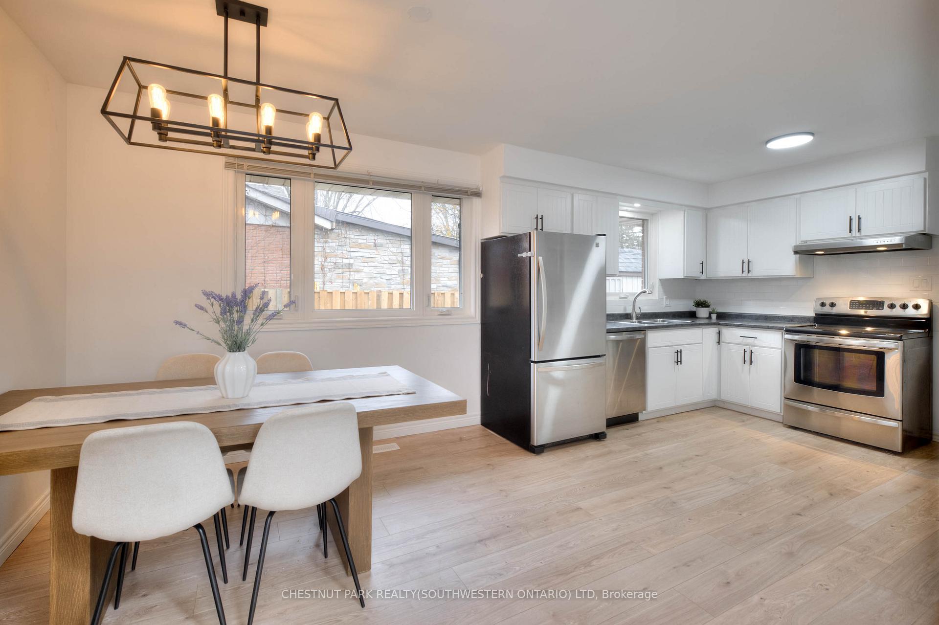 Photo 10 of 482 Franklin Street N, Kitchener — HOMEH