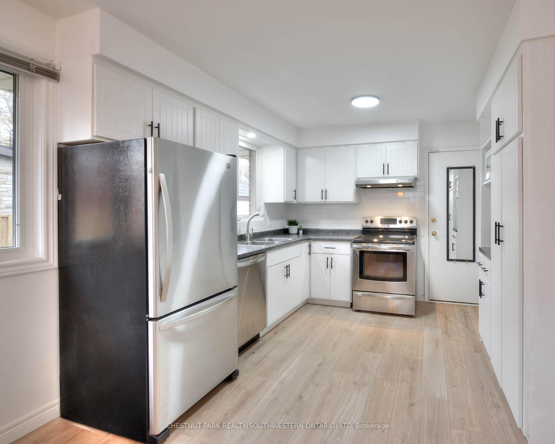 Photo 12 of 482 Franklin Street N, Kitchener — HOMEH