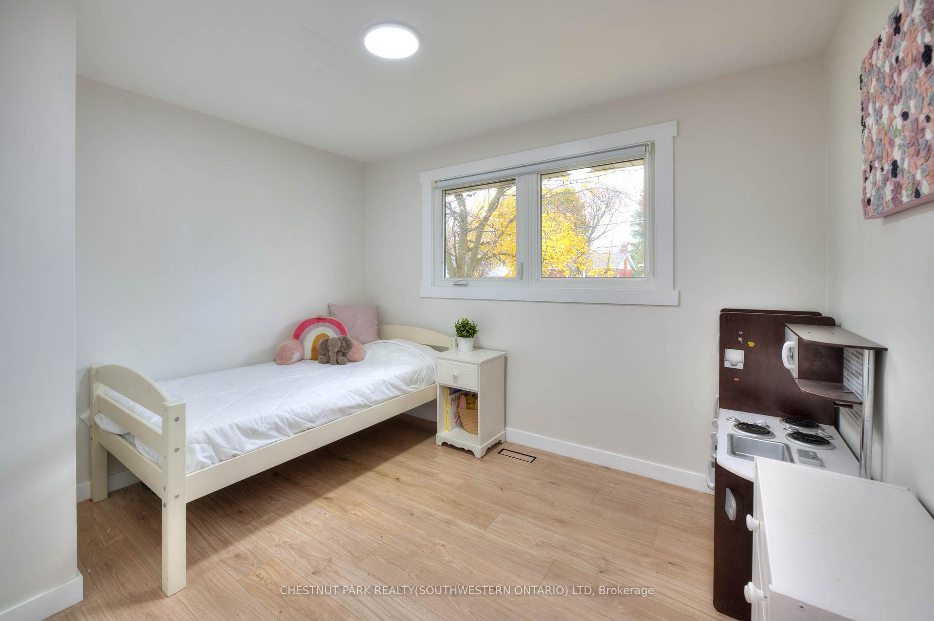 Photo 22 of 482 Franklin Street N, Kitchener — HOMEH