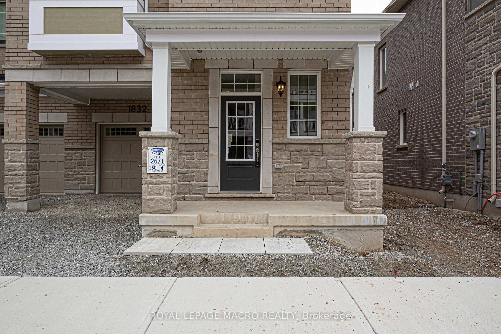Photo 5 of 1832 Thames Circle, Milton, Bowes — HOMEH