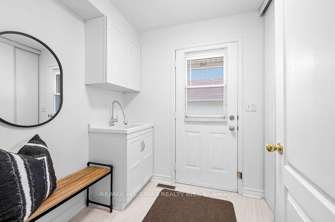 Photo 3 of 42 Glendennan Avenue, Markham, Cornell — HOMEH