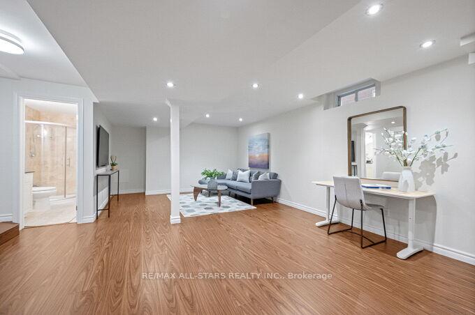 Photo 17 of 42 Glendennan Avenue, Markham, Cornell — HOMEH