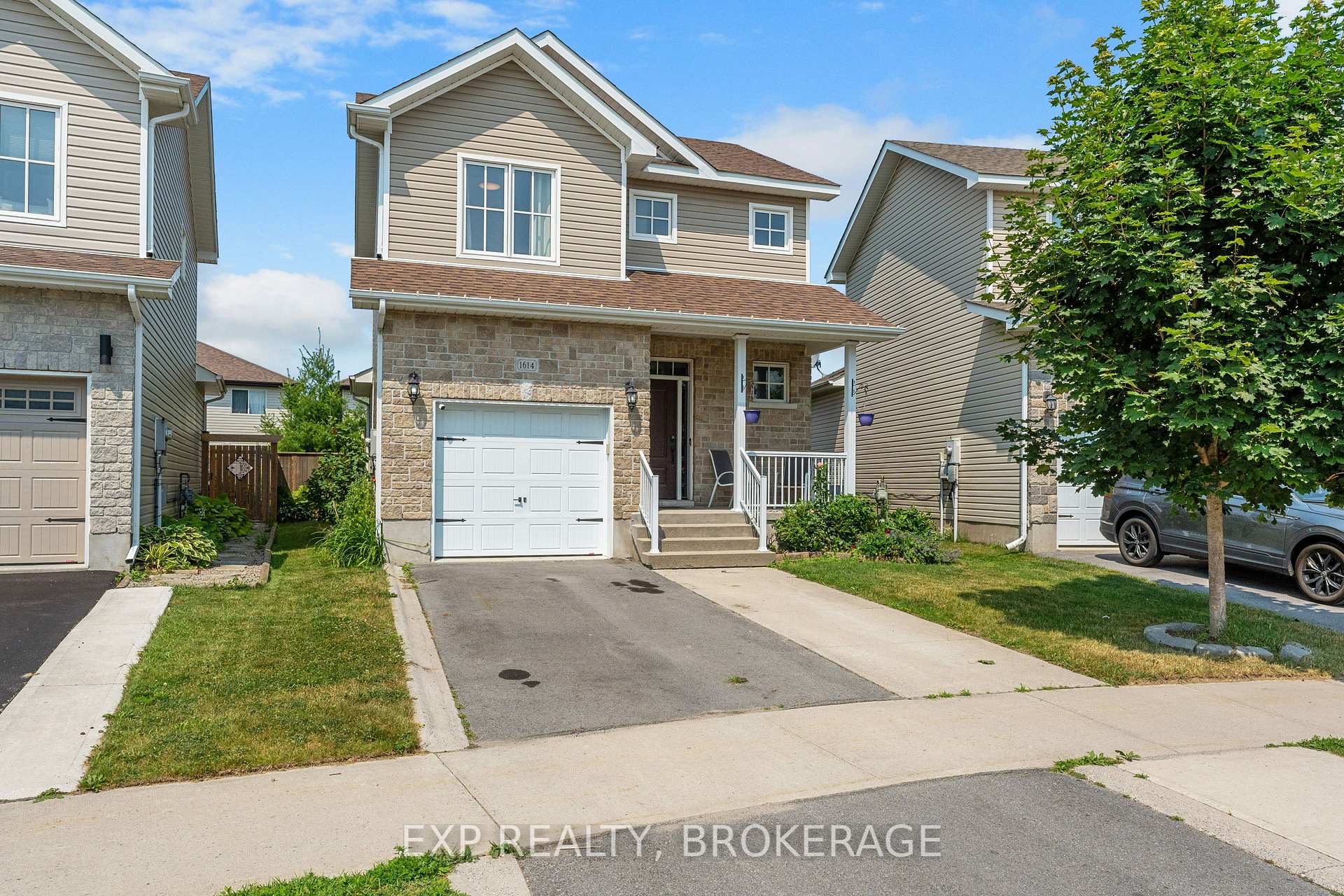 Front of 1614 Crimson Crescent