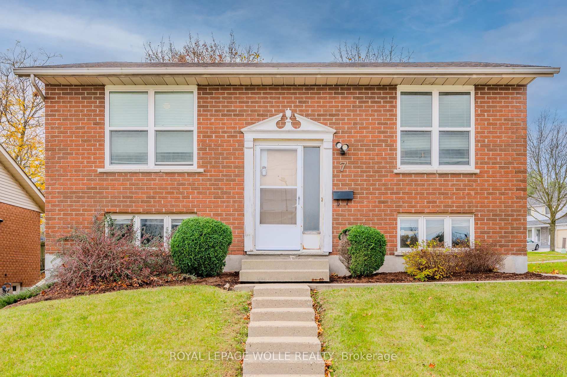 Photo 1 of 7 Daytona Street, Kitchener — HOMEH
