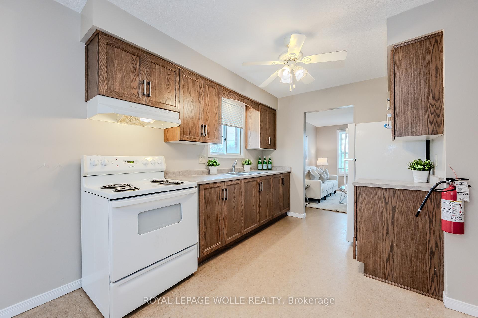 Photo 11 of 7 Daytona Street, Kitchener — HOMEH