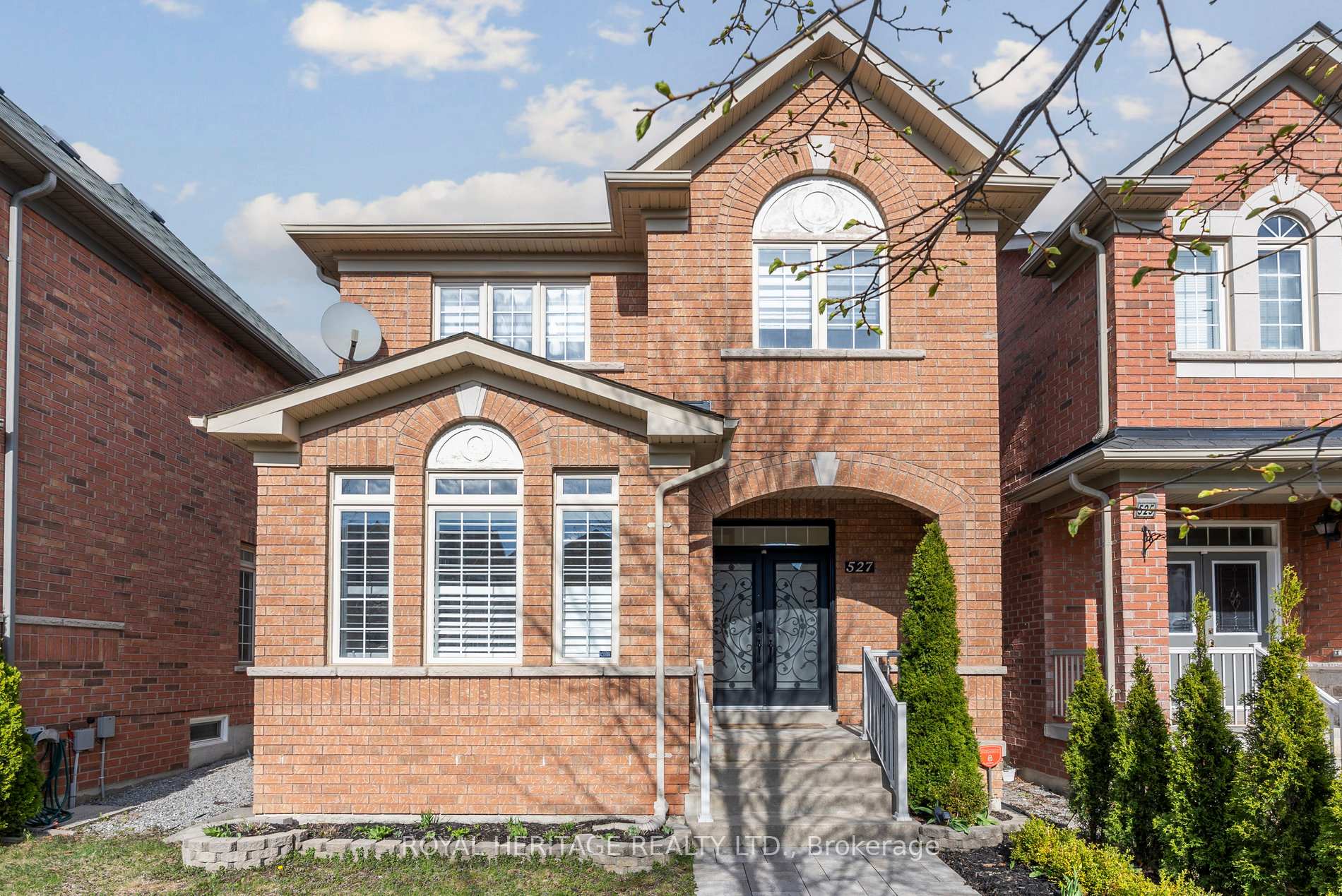 Photo 3 of 527 Country Glen Road, Markham, Cornell — HOMEH