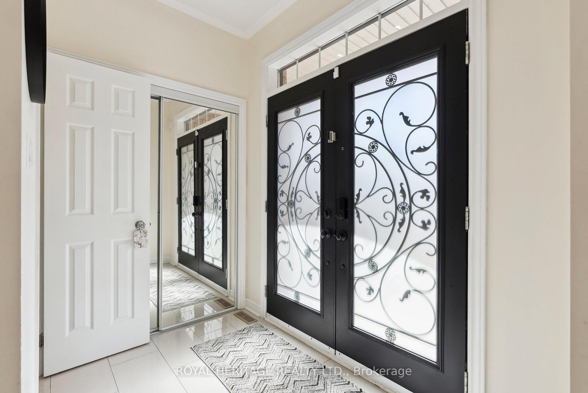 Photo 7 of 527 Country Glen Road, Markham, Cornell — HOMEH