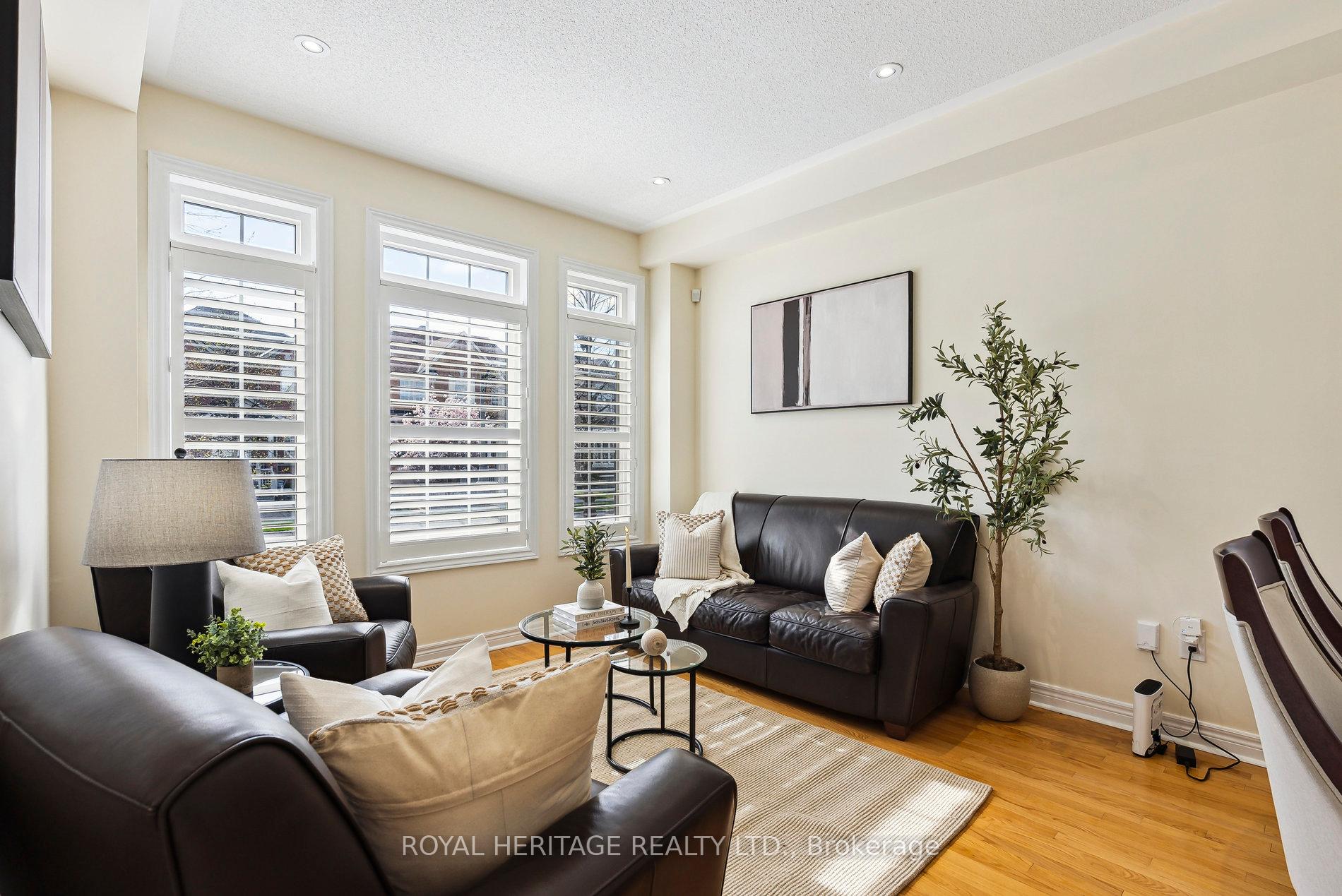 Photo 8 of 527 Country Glen Road, Markham, Cornell — HOMEH