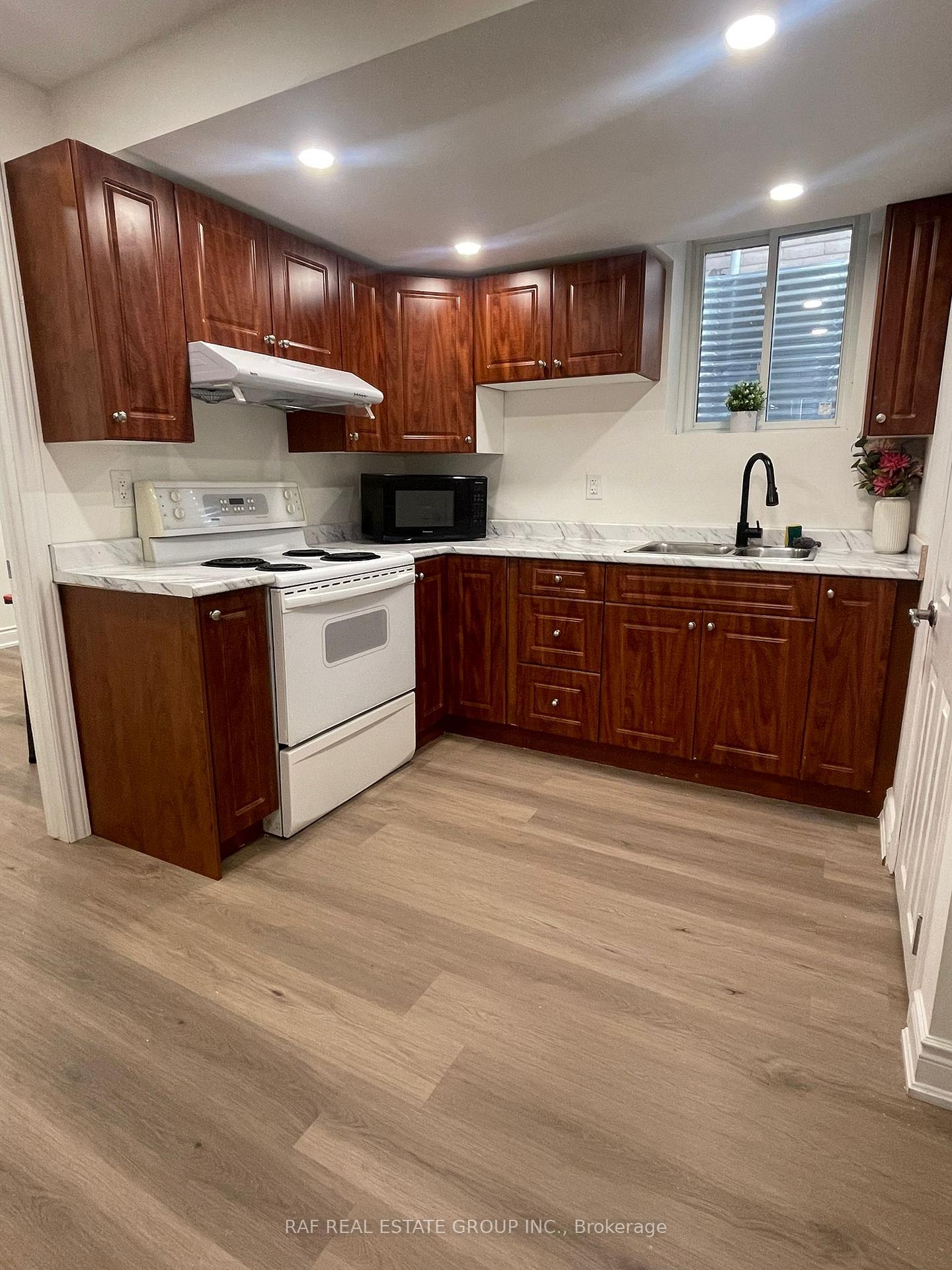 Photo 11 of 1067 Easterbrook Crescent, Milton, Coates — HOMEH