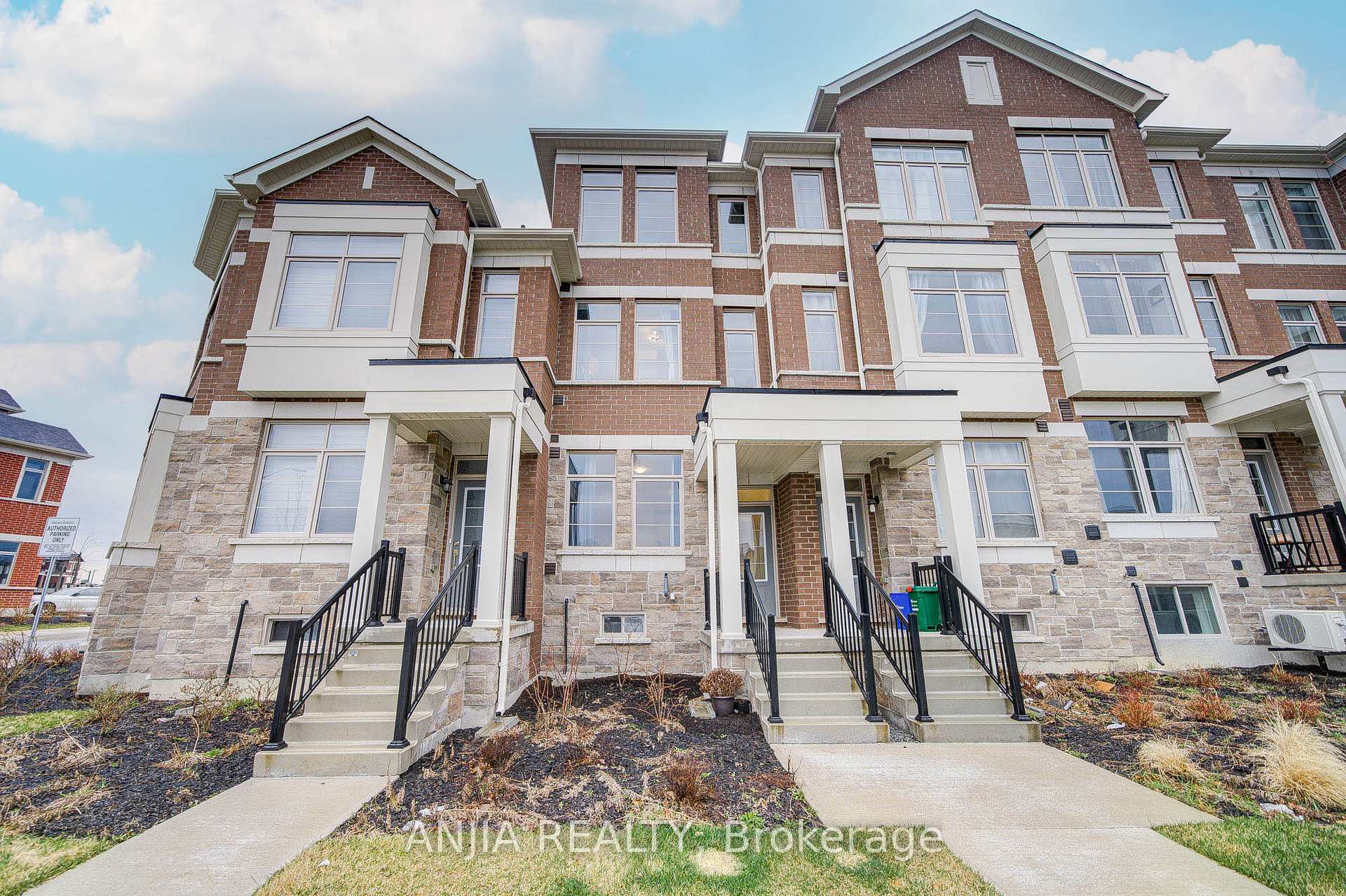Photo 10 of 3 Carneros Way, Markham, Cedar Grove — HOMEH