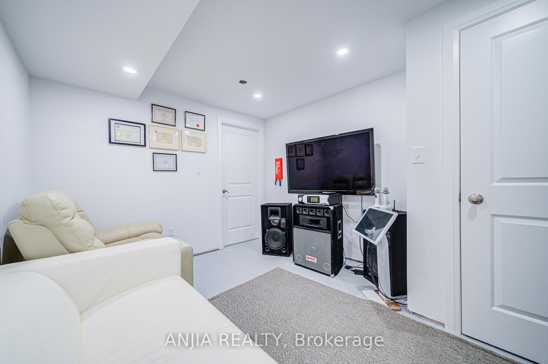Photo 14 of 3 Carneros Way, Markham, Cedar Grove — HOMEH