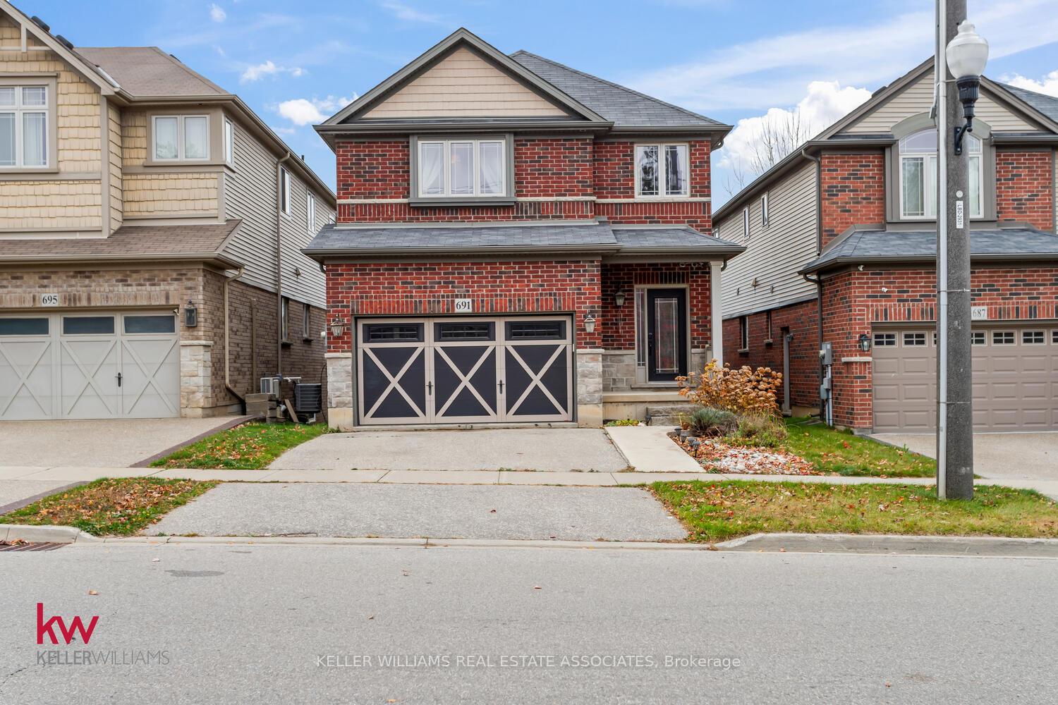 Photo 2 of 691 Robert Ferrie Drive, Kitchener — HOMEH
