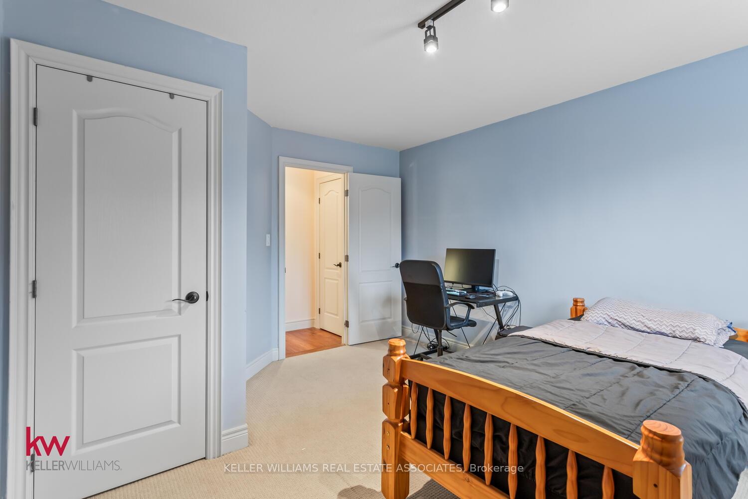 Photo 16 of 691 Robert Ferrie Drive, Kitchener — HOMEH