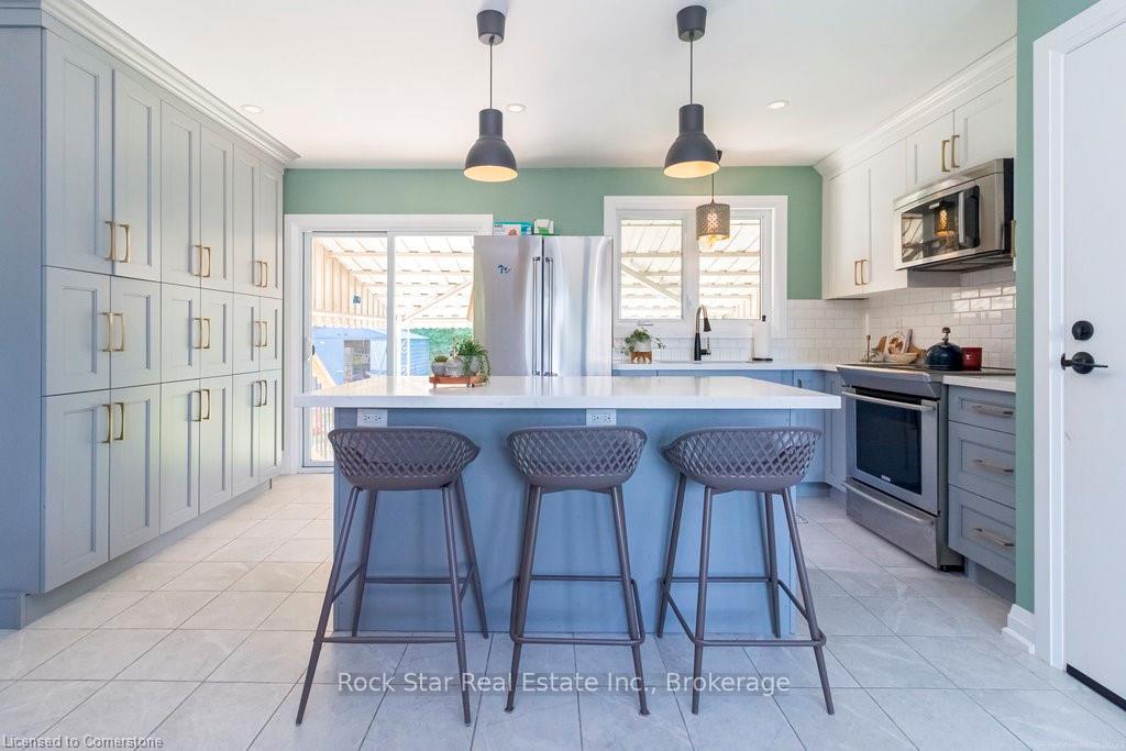 Photo 2 of Unit Upper, 16 Verona Place, Hamilton, Buchanan — HOMEH