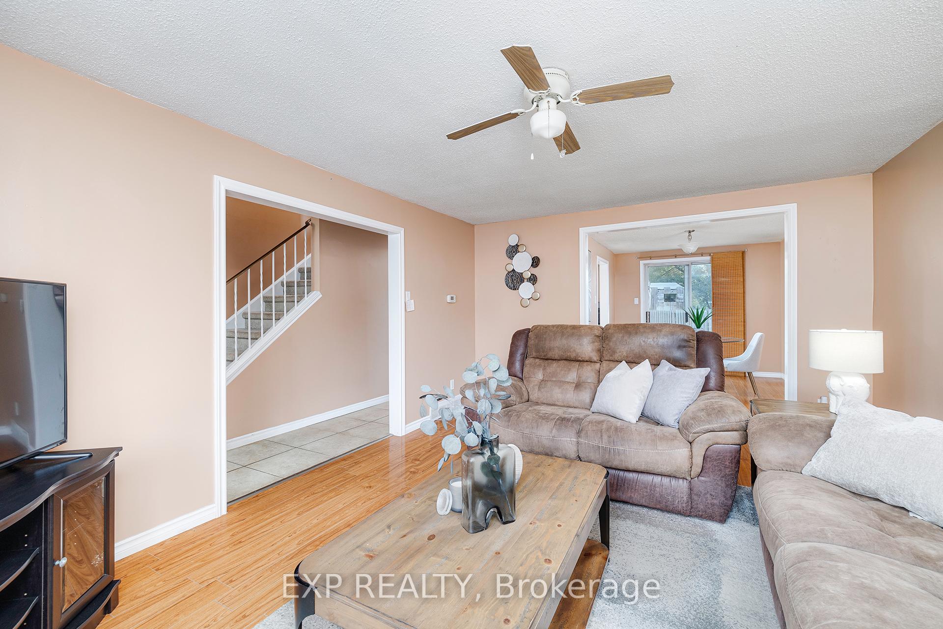 Photo 5 of 9 Harvest Court, Kitchener — HOMEH