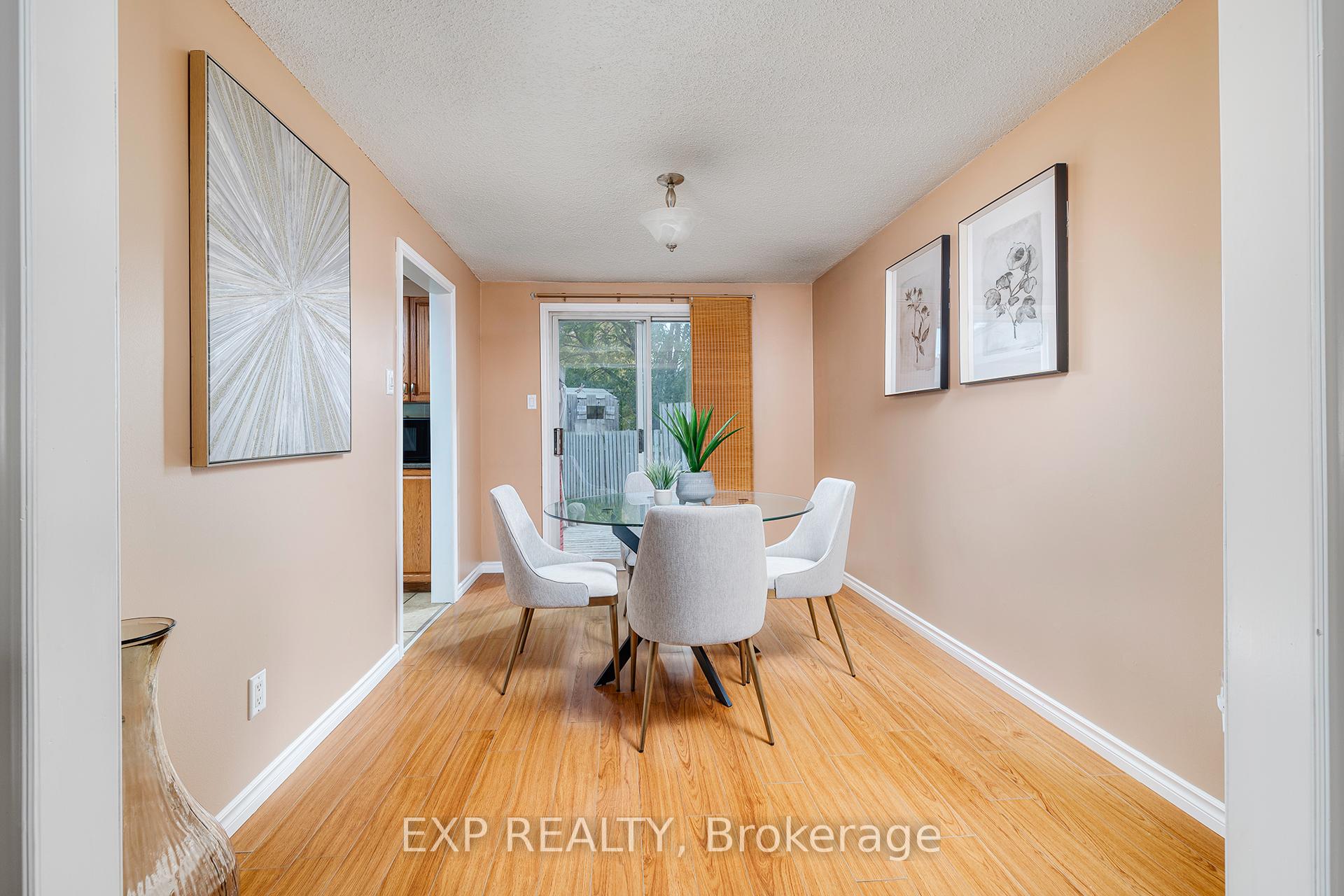 Photo 6 of 9 Harvest Court, Kitchener — HOMEH