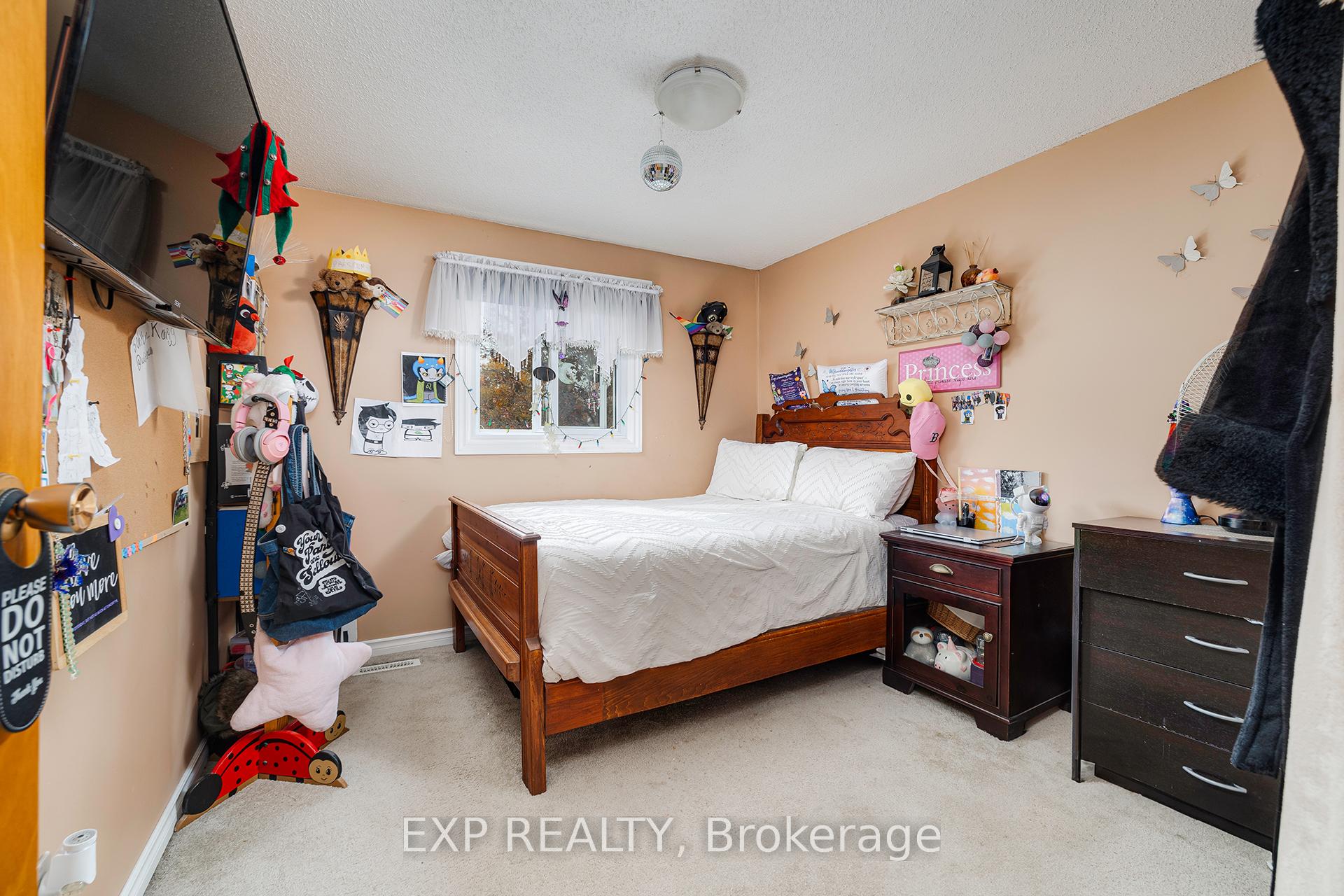 Photo 13 of 9 Harvest Court, Kitchener — HOMEH