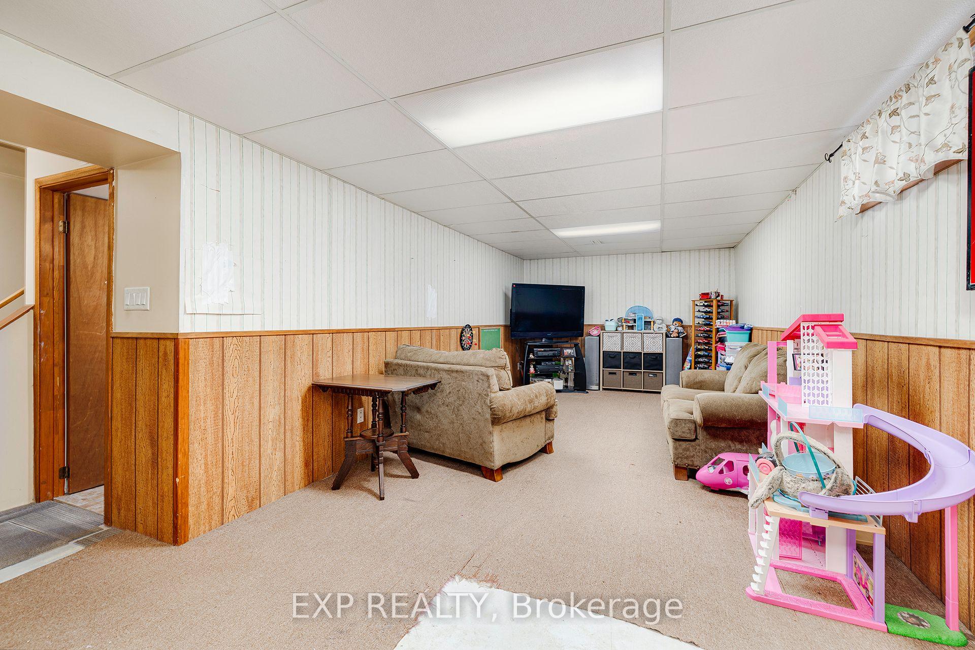 Photo 16 of 9 Harvest Court, Kitchener — HOMEH