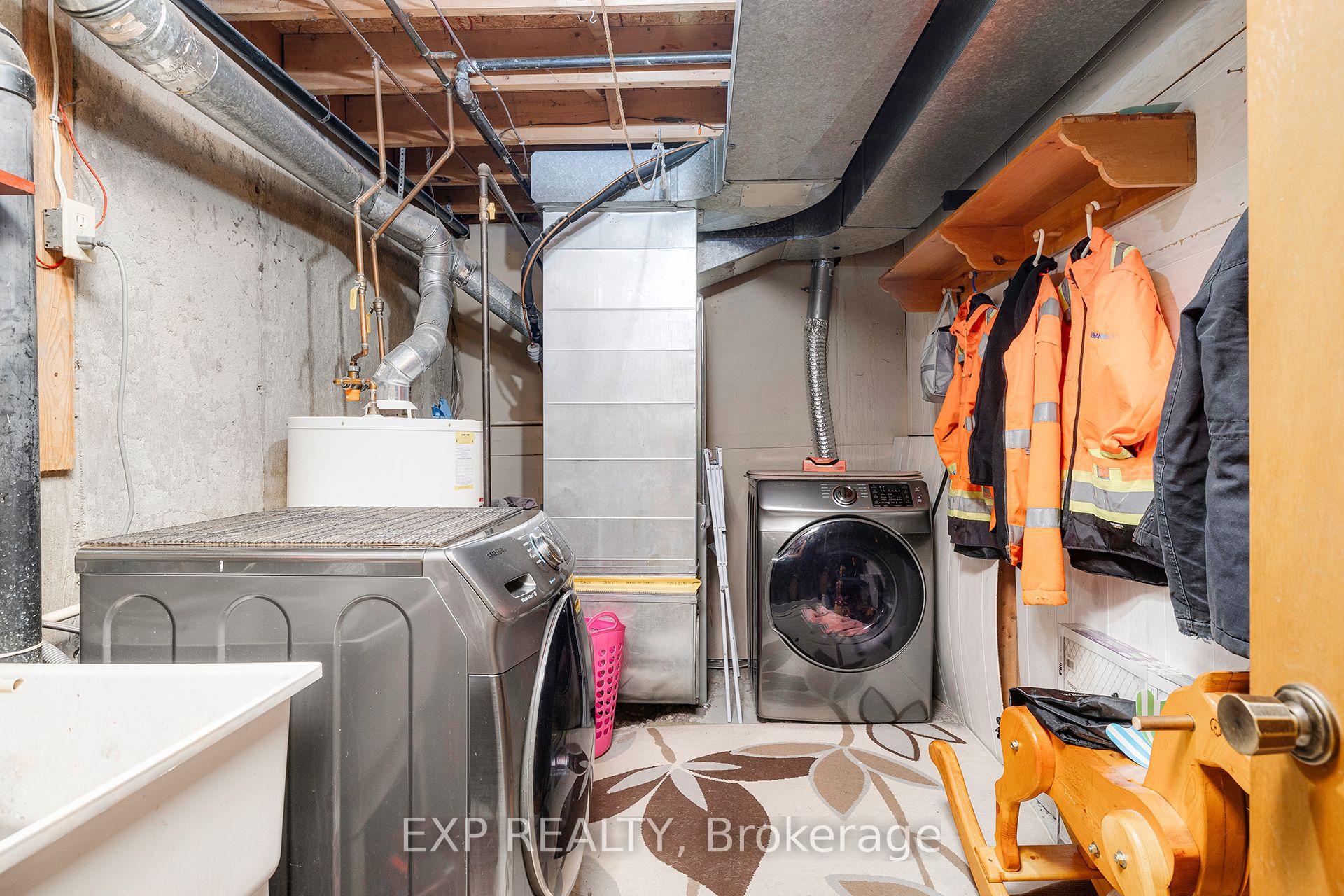 Photo 18 of 9 Harvest Court, Kitchener — HOMEH