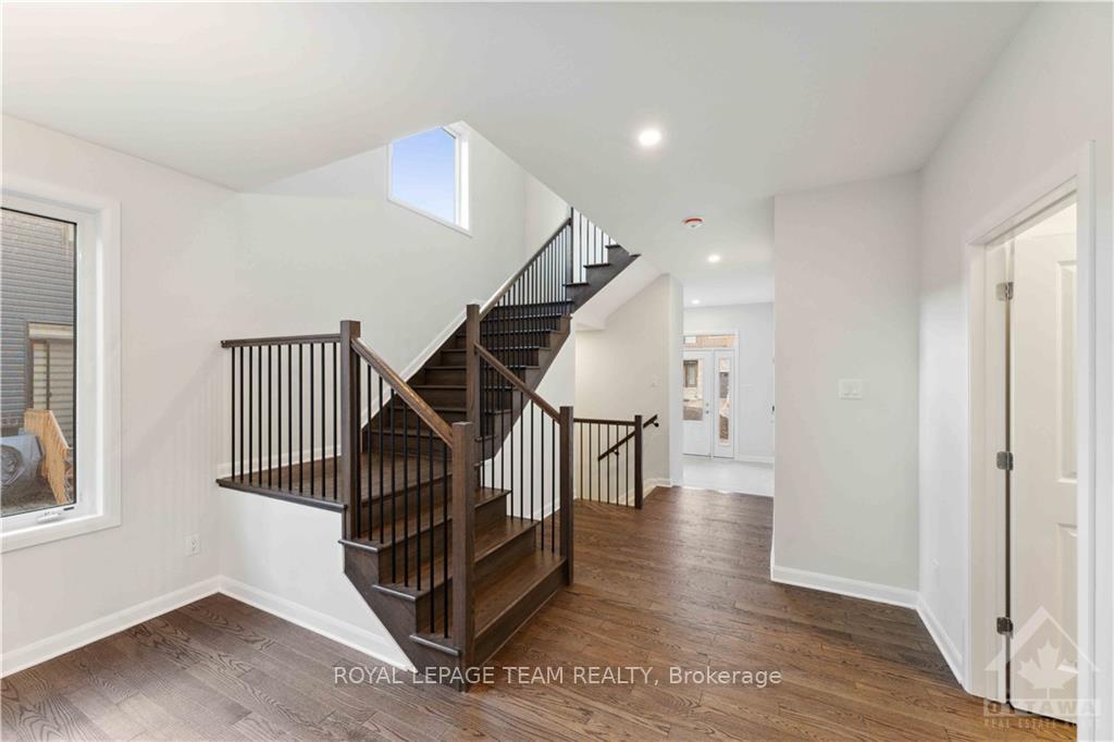 Photo 4 of 123 Gosling Crescent, Ottawa, Kanata - Morgan's Grant/South March — HOMEH