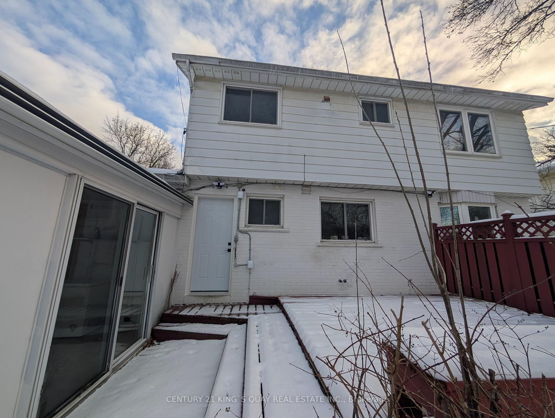 Photo 3 of Unit G&L, 26 Southdale Drive, Markham, Bullock — HOMEH