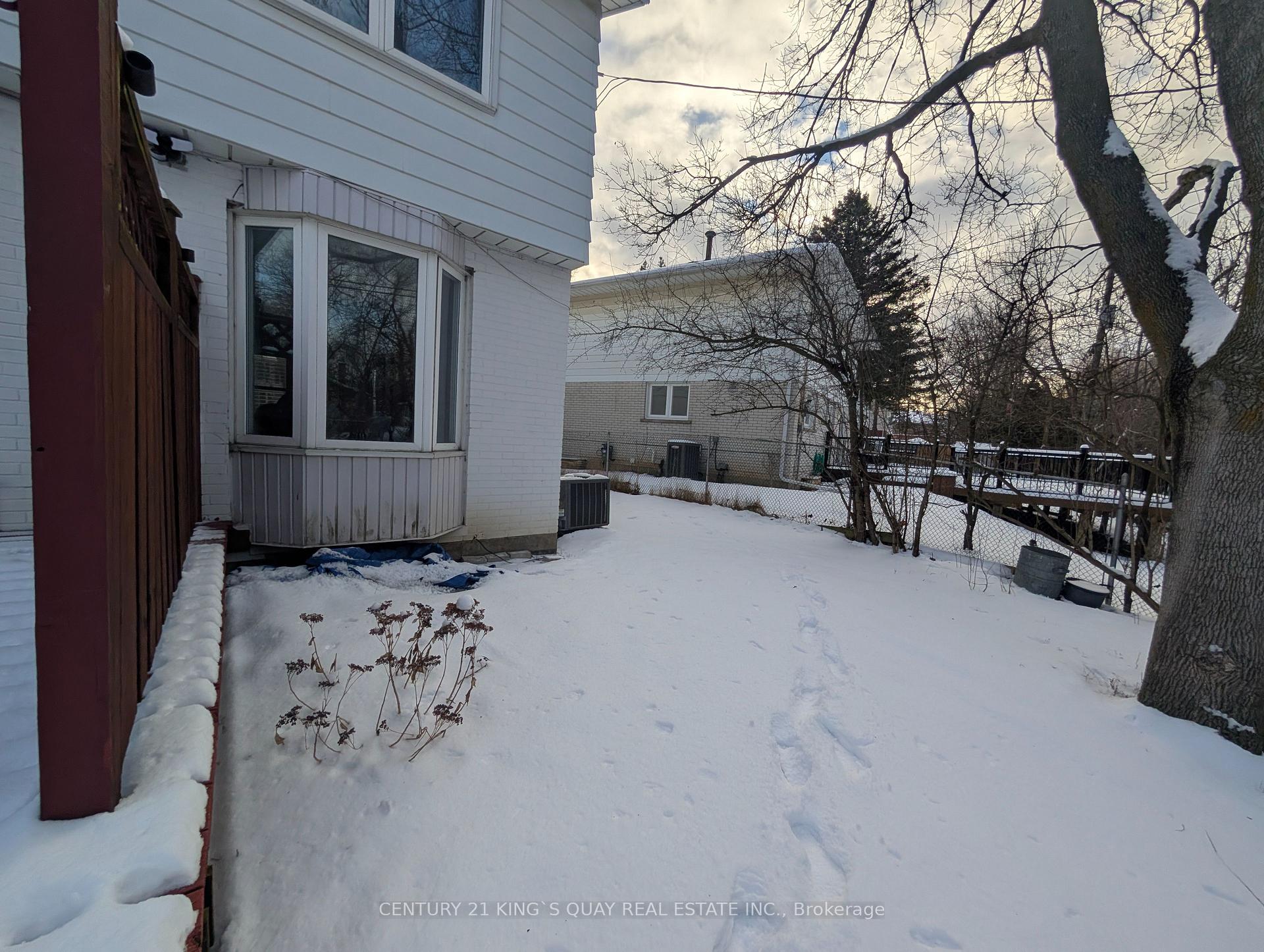 Photo 5 of Unit G&L, 26 Southdale Drive, Markham, Bullock — HOMEH