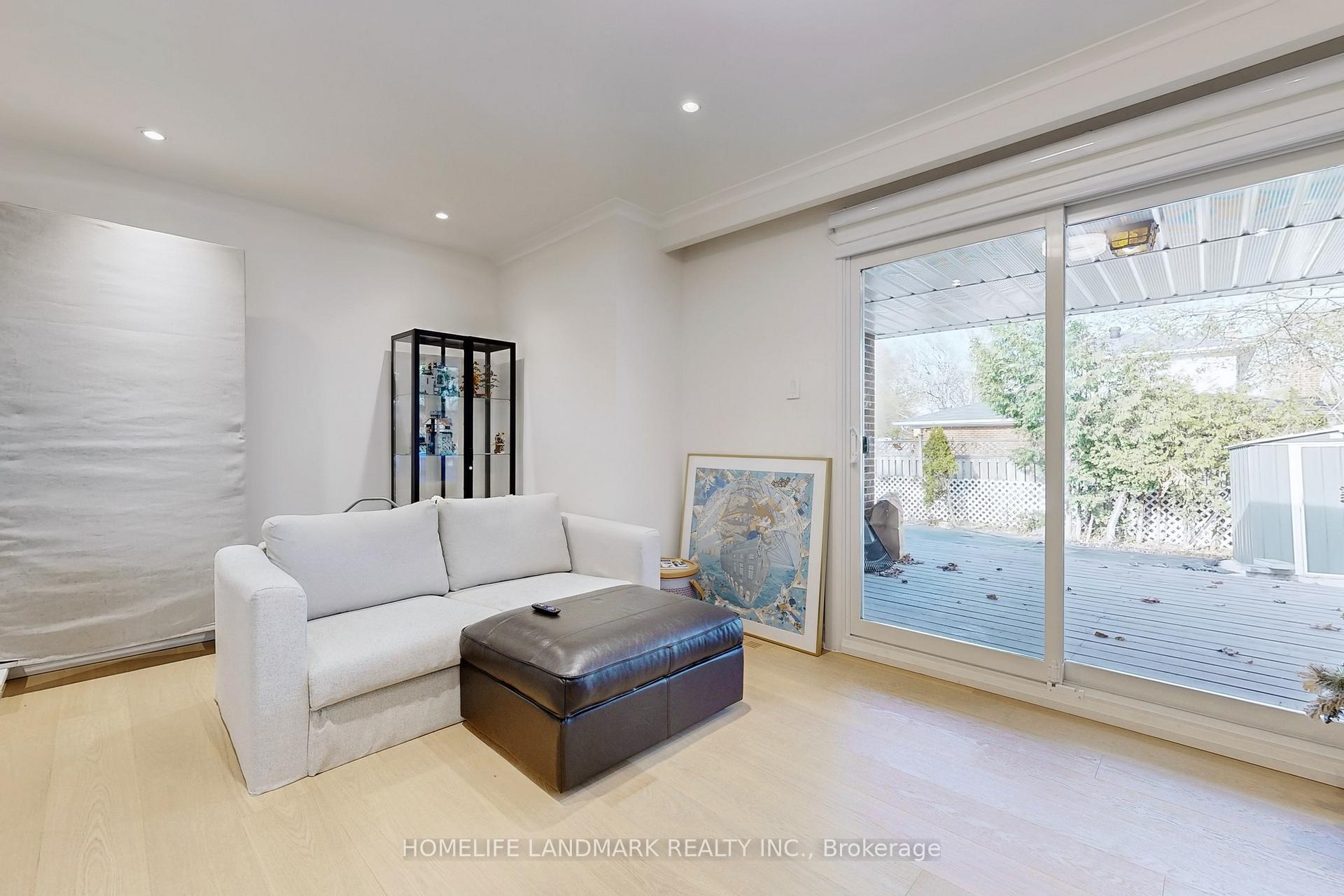 Photo 4 of 1 Valleycrest Avenue, Markham, Bullock — HOMEH