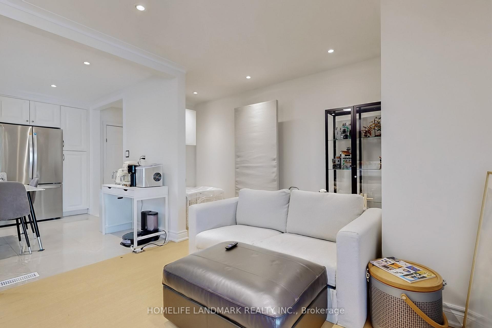 Photo 6 of 1 Valleycrest Avenue, Markham, Bullock — HOMEH