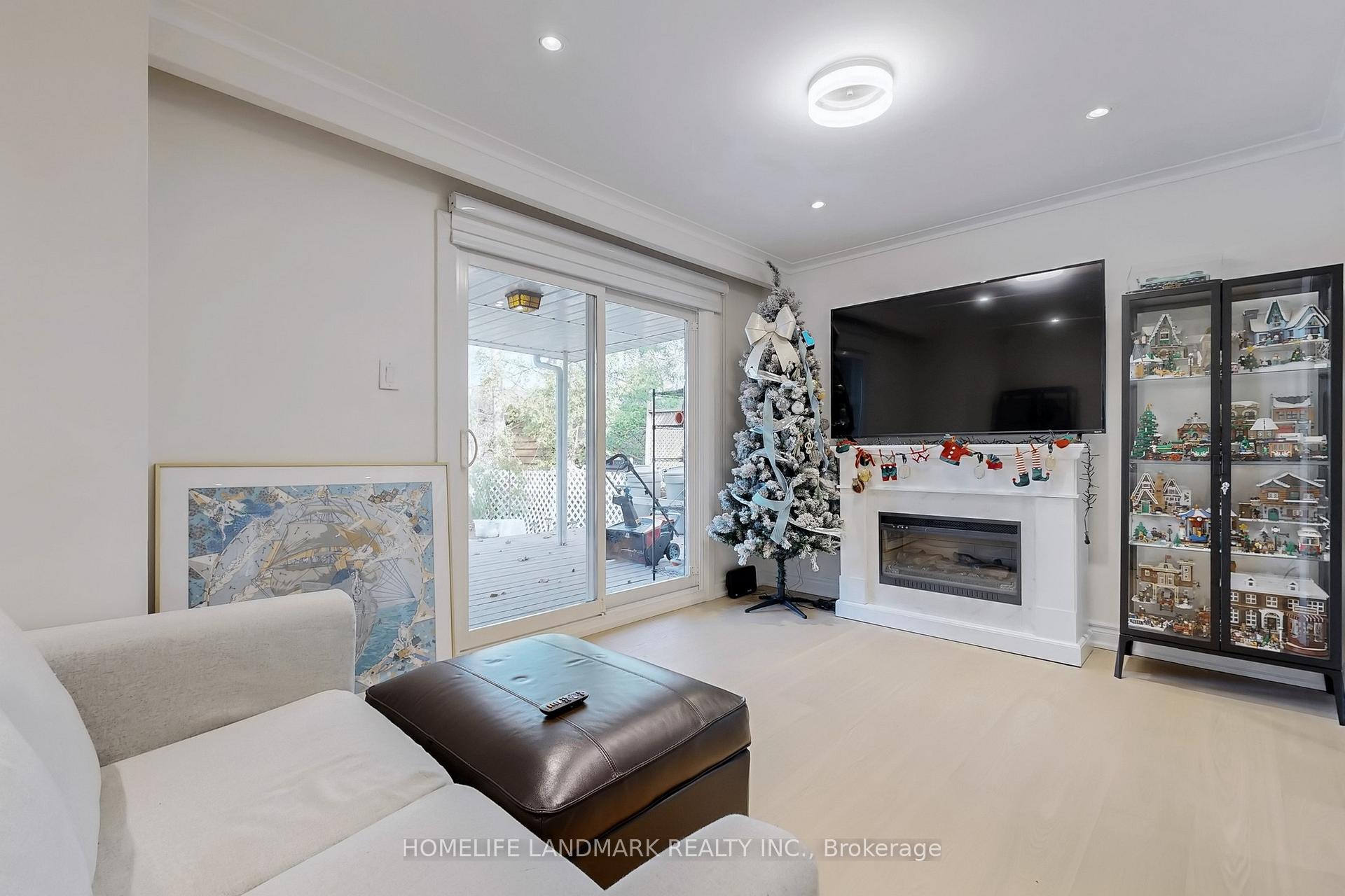 Photo 8 of 1 Valleycrest Avenue, Markham, Bullock — HOMEH