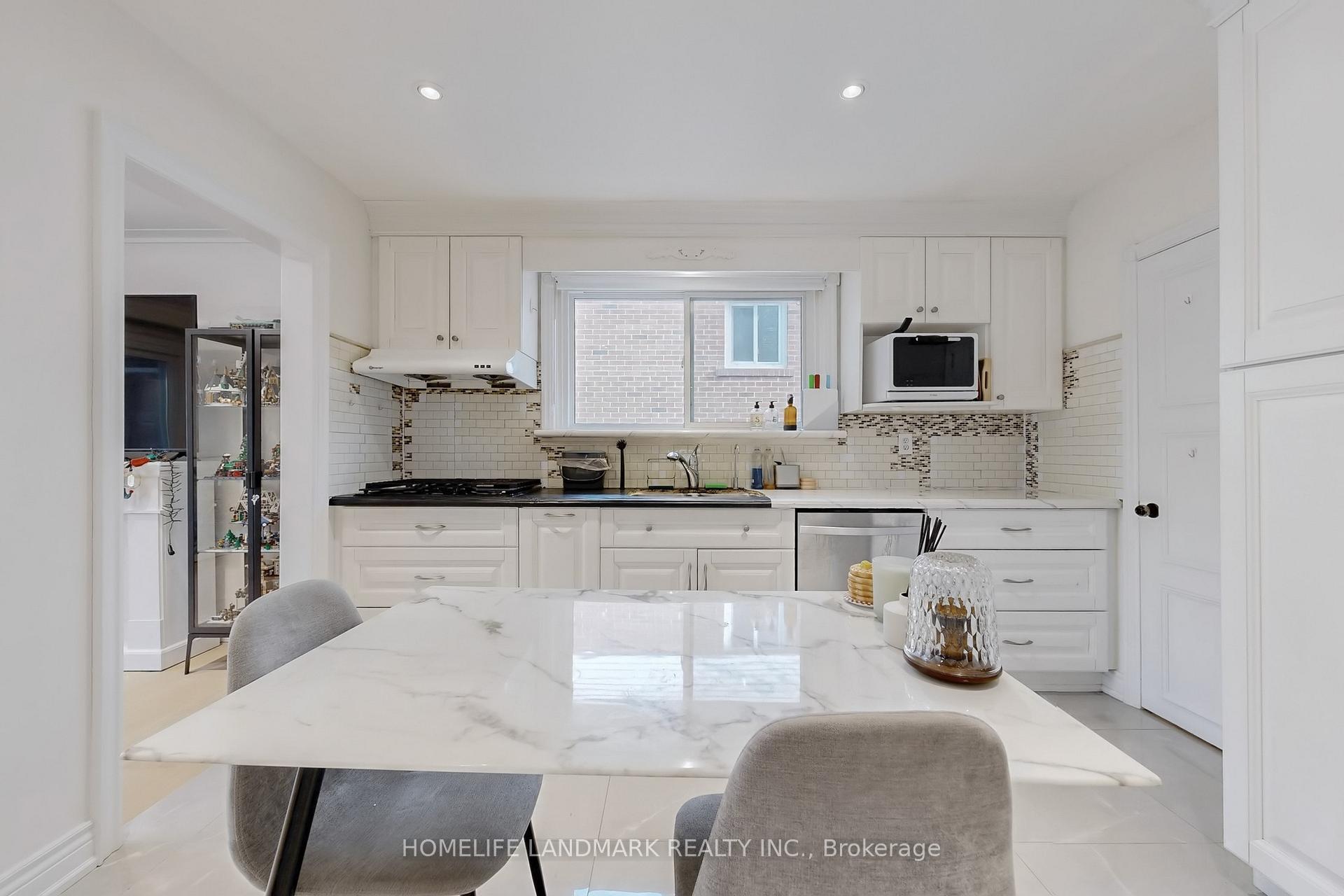 Photo 10 of 1 Valleycrest Avenue, Markham, Bullock — HOMEH