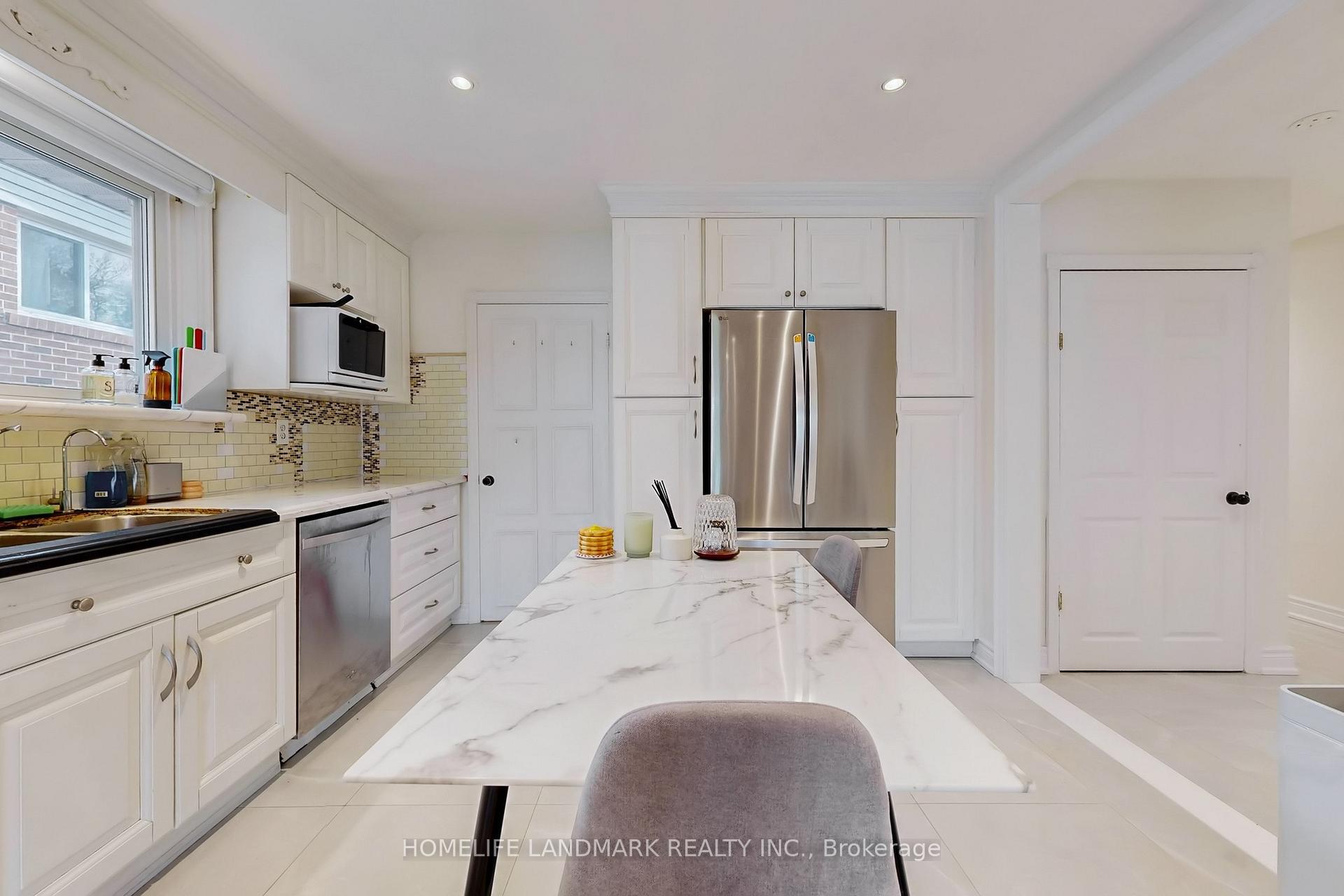 Photo 12 of 1 Valleycrest Avenue, Markham, Bullock — HOMEH