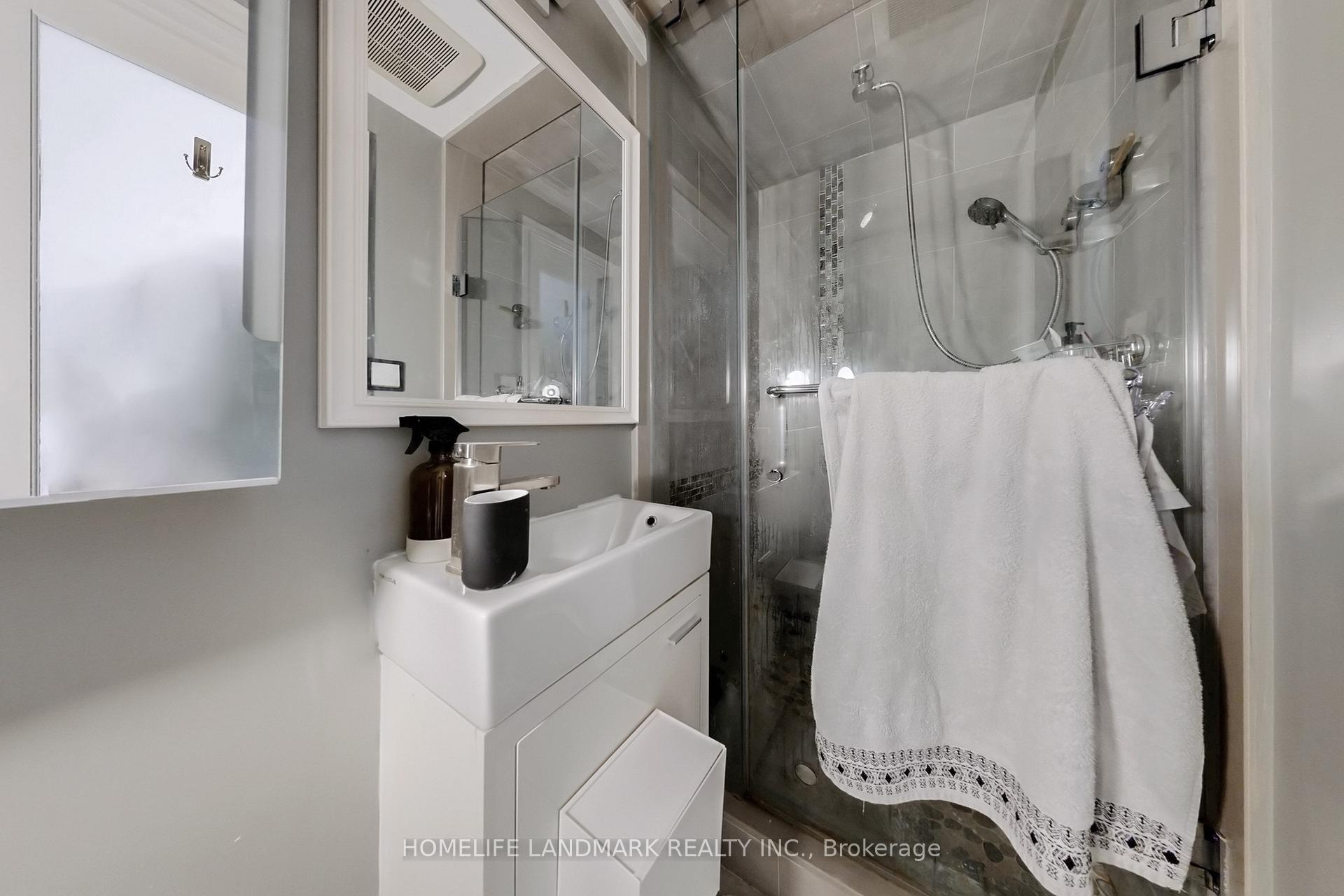 Photo 23 of 1 Valleycrest Avenue, Markham, Bullock — HOMEH