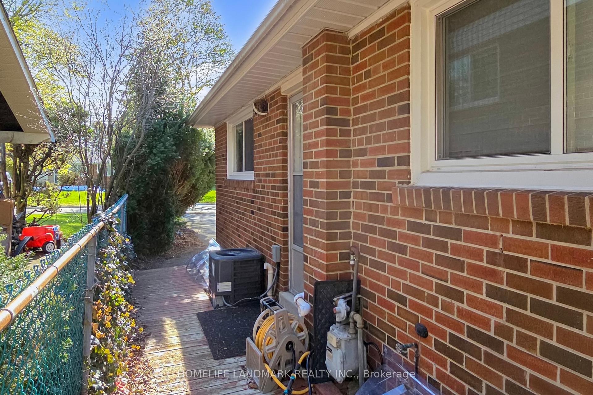 Photo 45 of 1 Valleycrest Avenue, Markham, Bullock — HOMEH