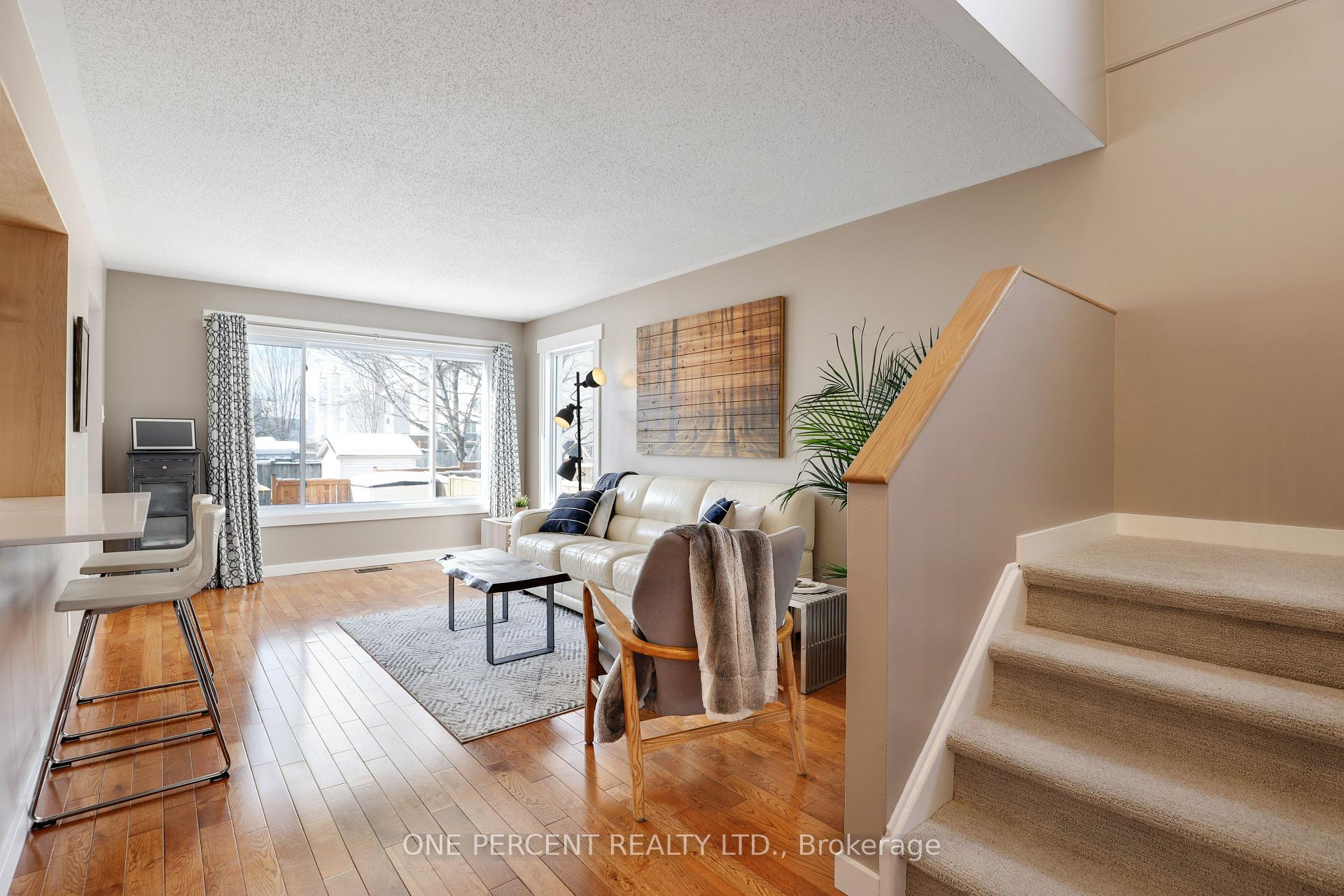 Photo 11 of 63 Sheppard's Glen Avenue, Ottawa, Kanata - Emerald Meadows/Trailwest — HOMEH