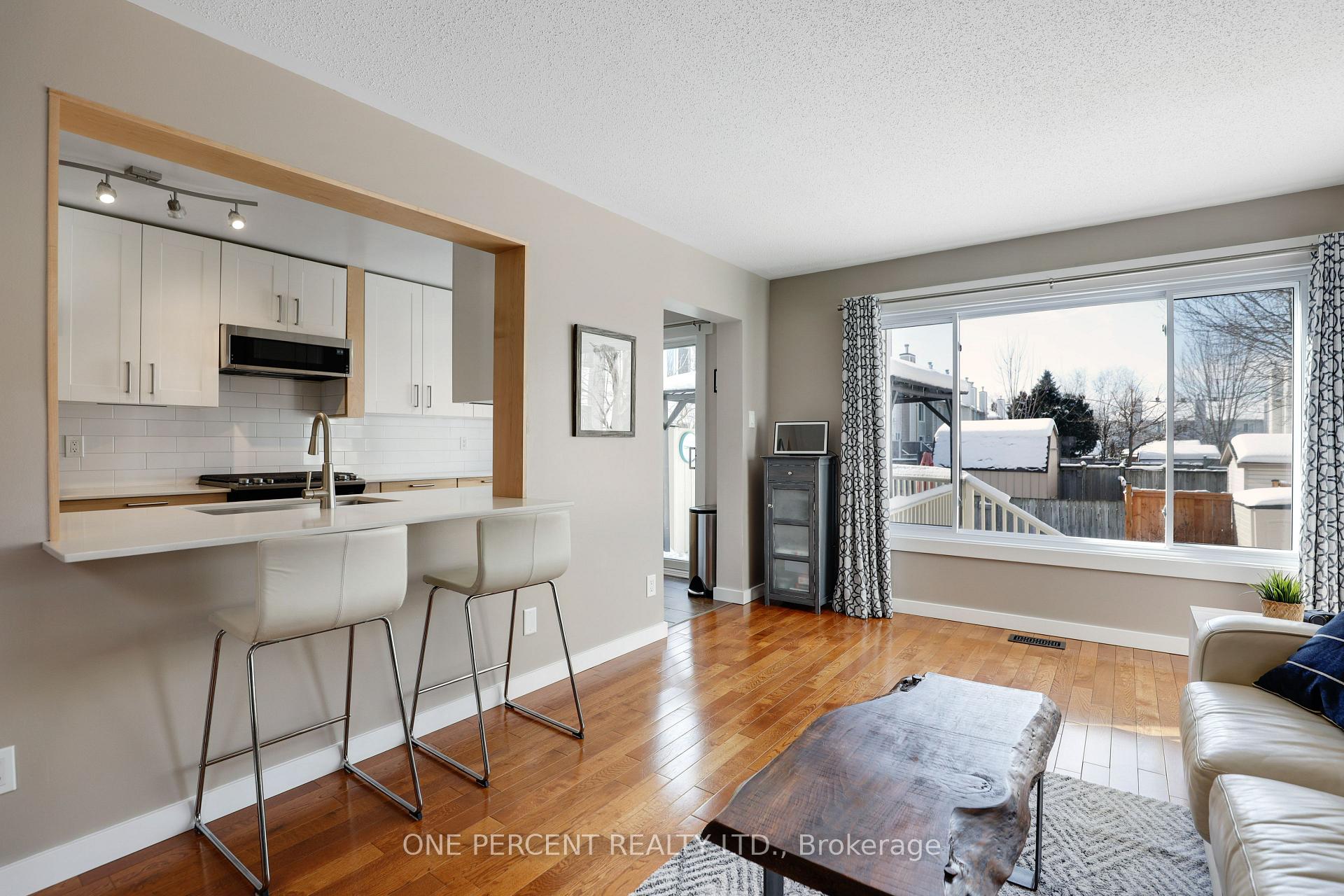Photo 13 of 63 Sheppard's Glen Avenue, Ottawa, Kanata - Emerald Meadows/Trailwest — HOMEH