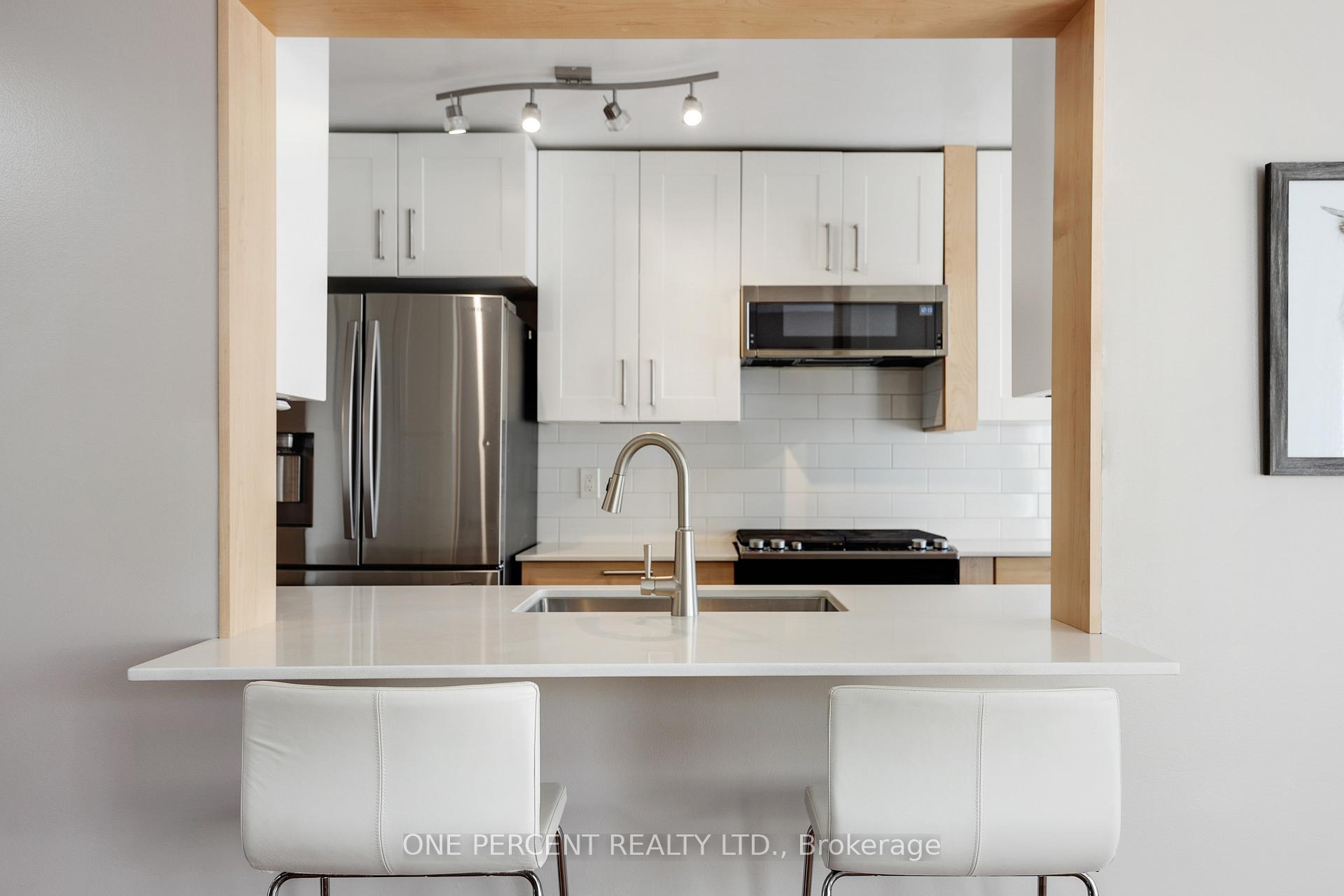 Photo 16 of 63 Sheppard's Glen Avenue, Ottawa, Kanata - Emerald Meadows/Trailwest — HOMEH