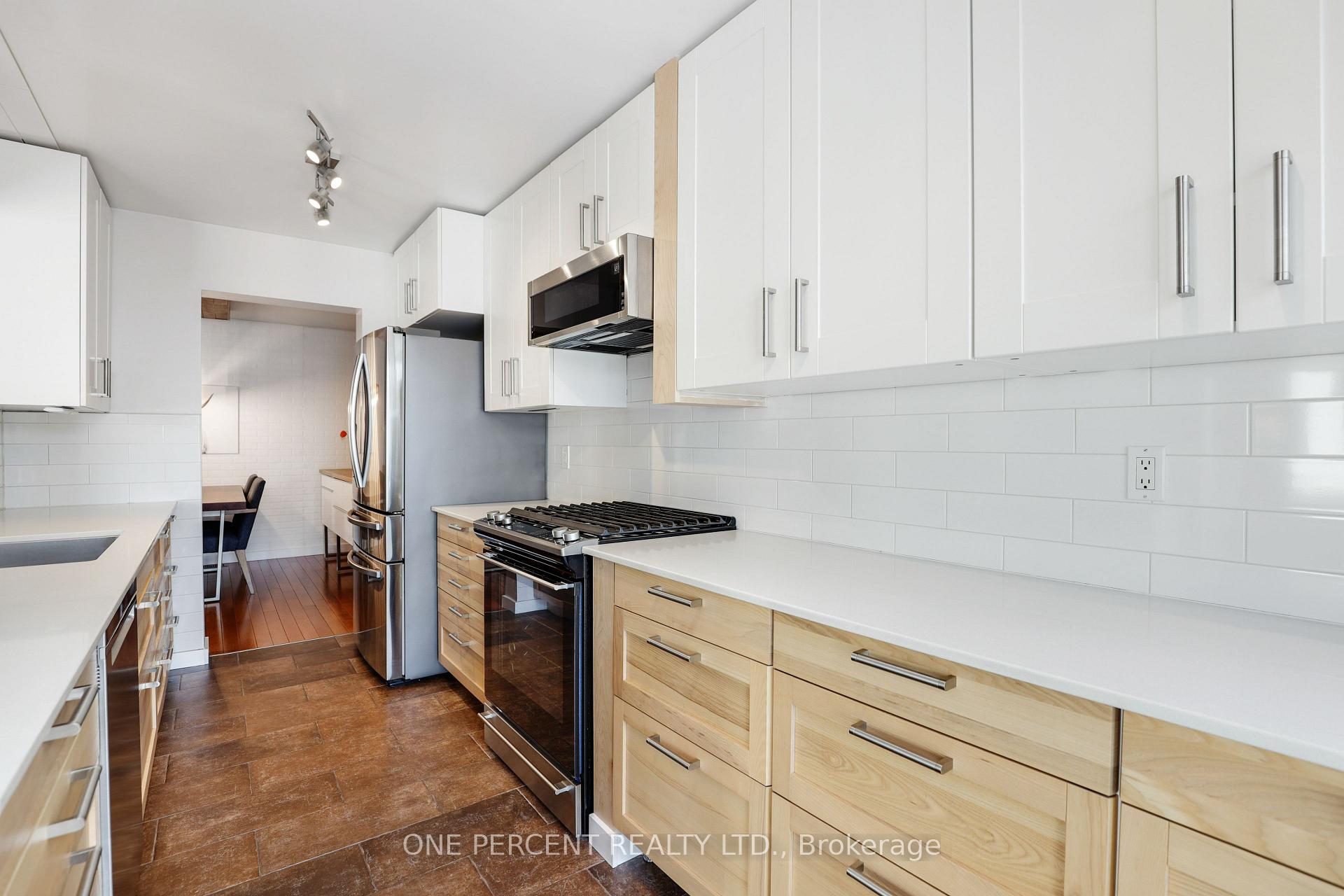 Photo 20 of 63 Sheppard's Glen Avenue, Ottawa, Kanata - Emerald Meadows/Trailwest — HOMEH