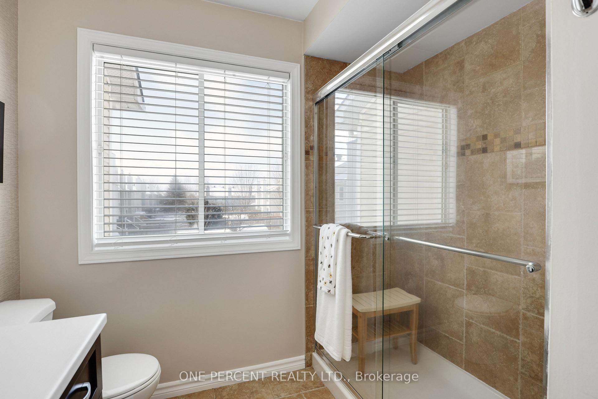 Photo 25 of 63 Sheppard's Glen Avenue, Ottawa, Kanata - Emerald Meadows/Trailwest — HOMEH