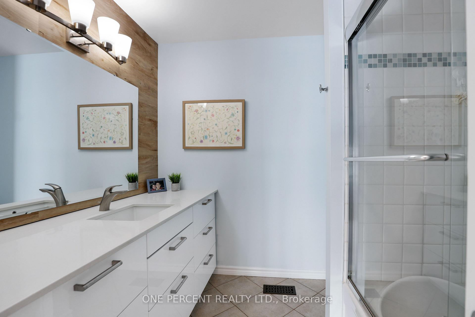 Photo 29 of 63 Sheppard's Glen Avenue, Ottawa, Kanata - Emerald Meadows/Trailwest — HOMEH