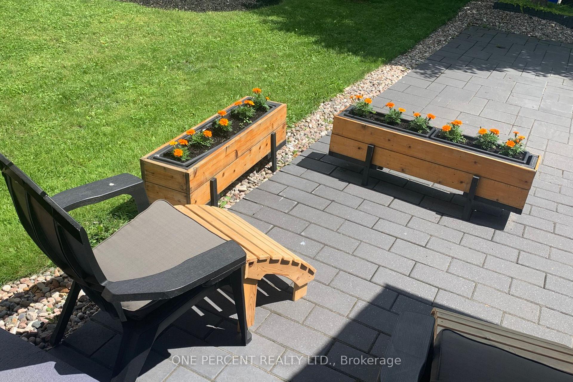 Photo 38 of 63 Sheppard's Glen Avenue, Ottawa, Kanata - Emerald Meadows/Trailwest — HOMEH